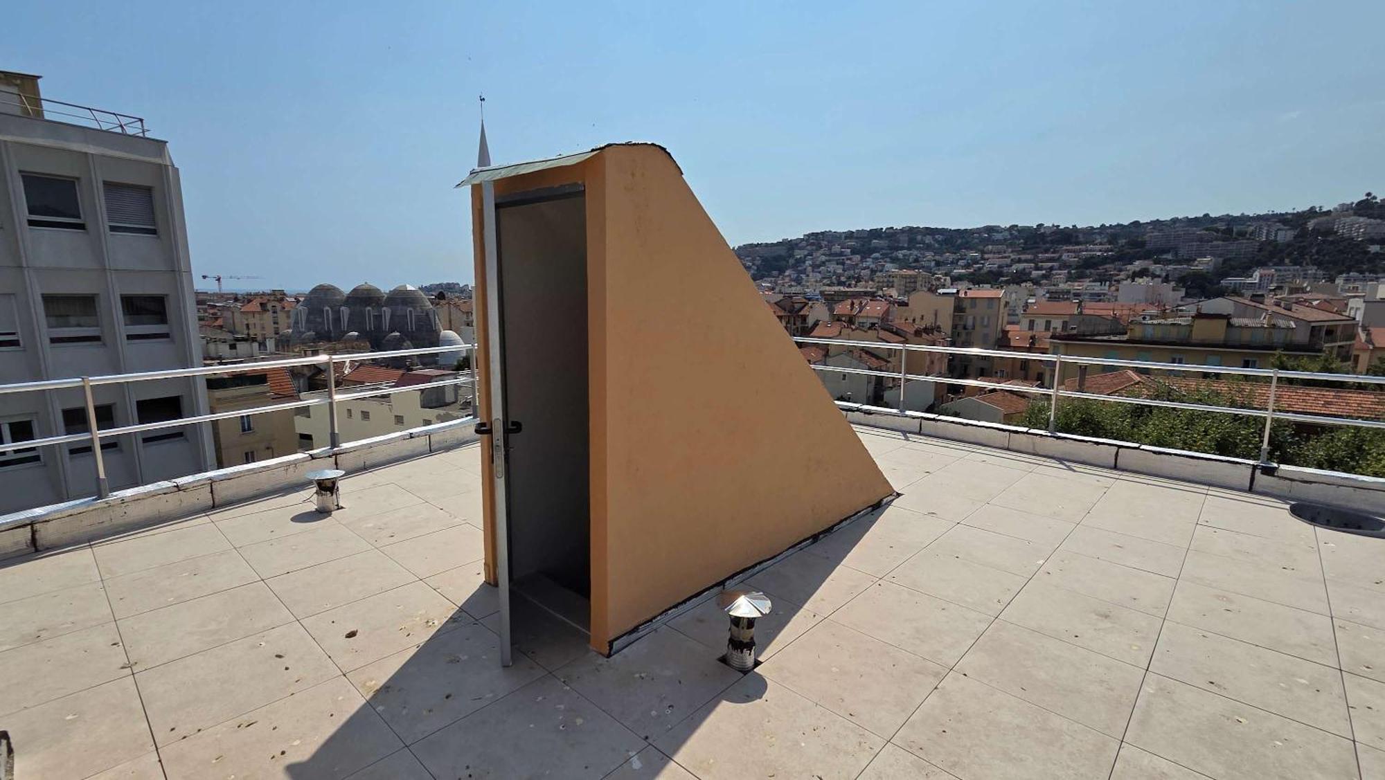 Lx155 Roof Terrace Center Mobility Lease *