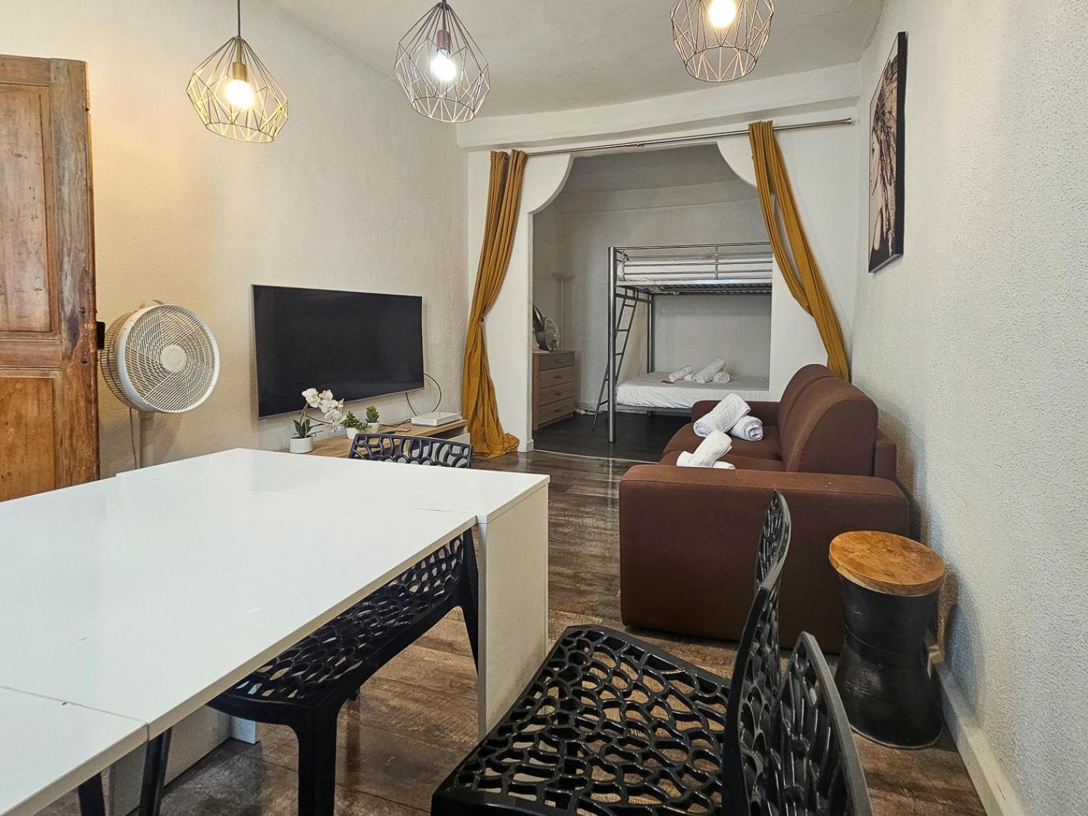 Droite 8 Pers Vecchia Super Wifi Nice