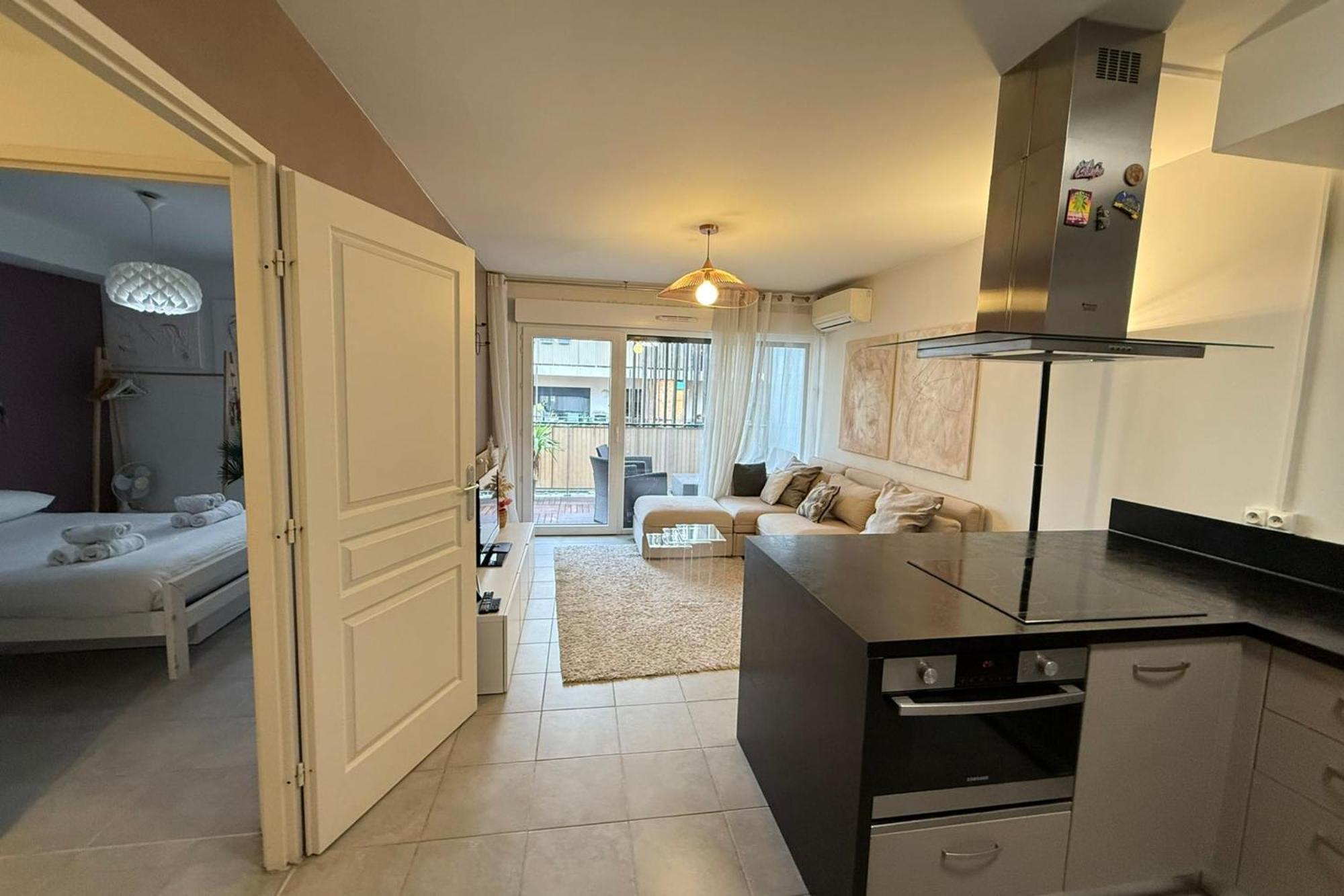 Cozy In The Heart Of Apartment *