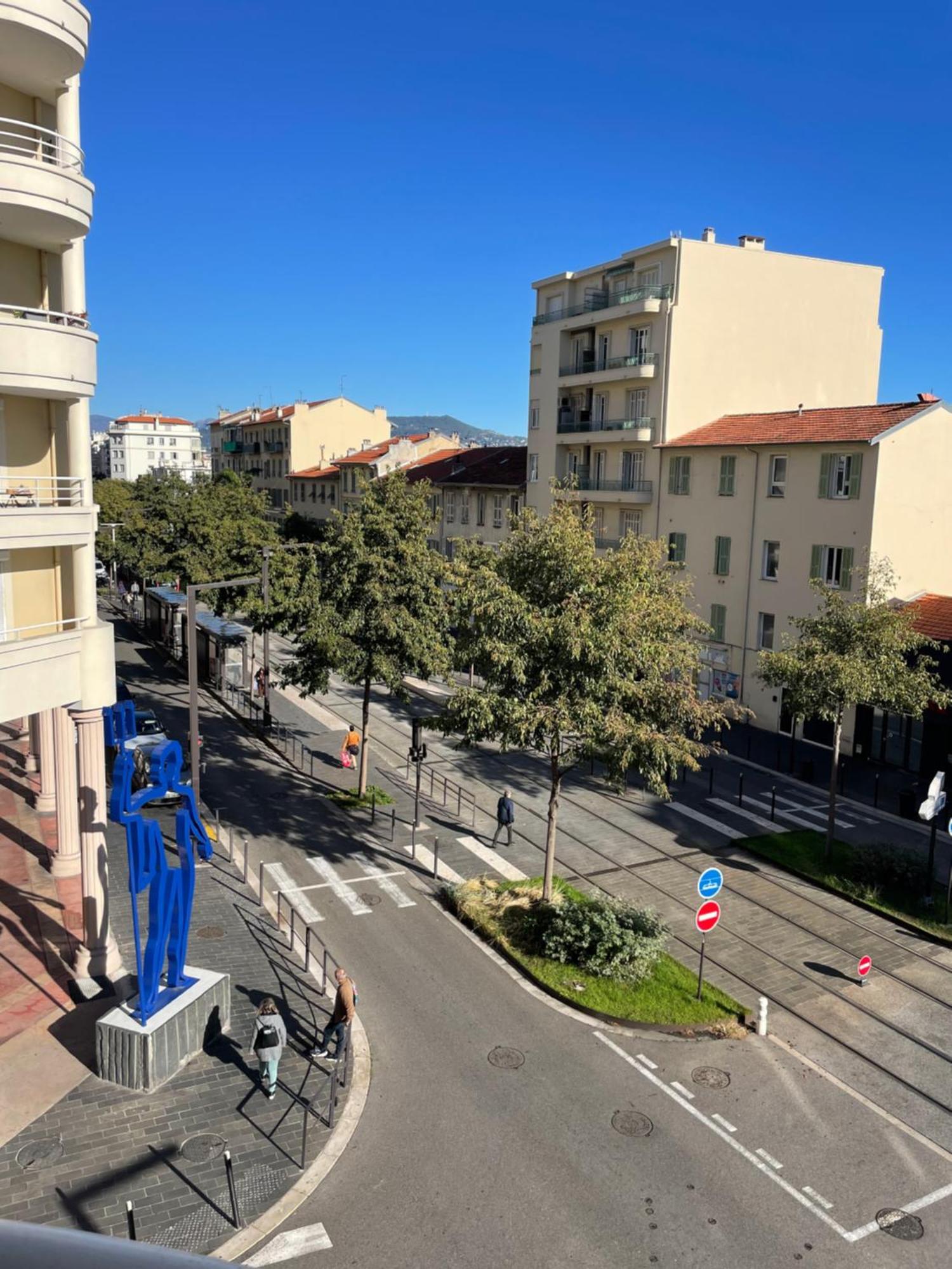 Comfy 2 Min To - Ac Apartment Nice