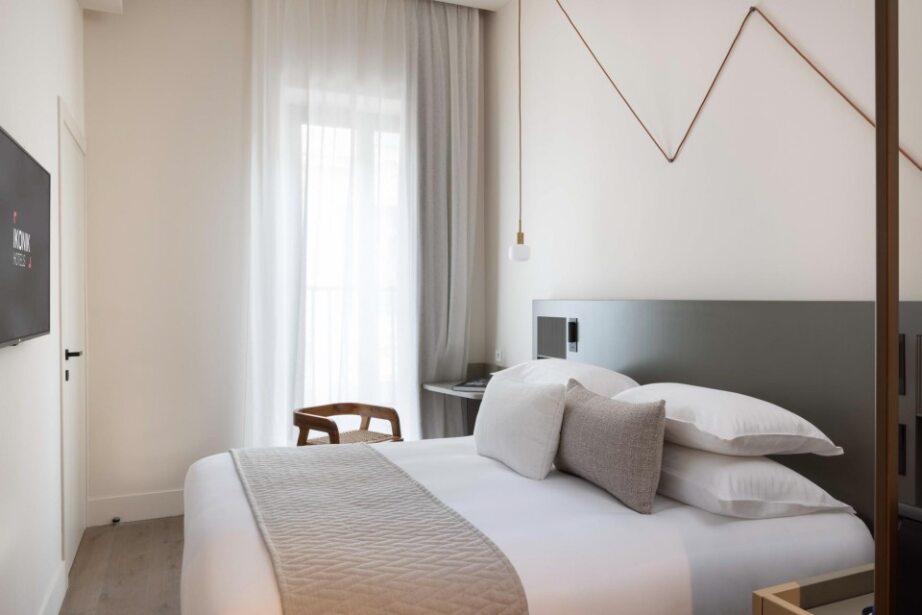 Ikonik Jean Medecin Hotel