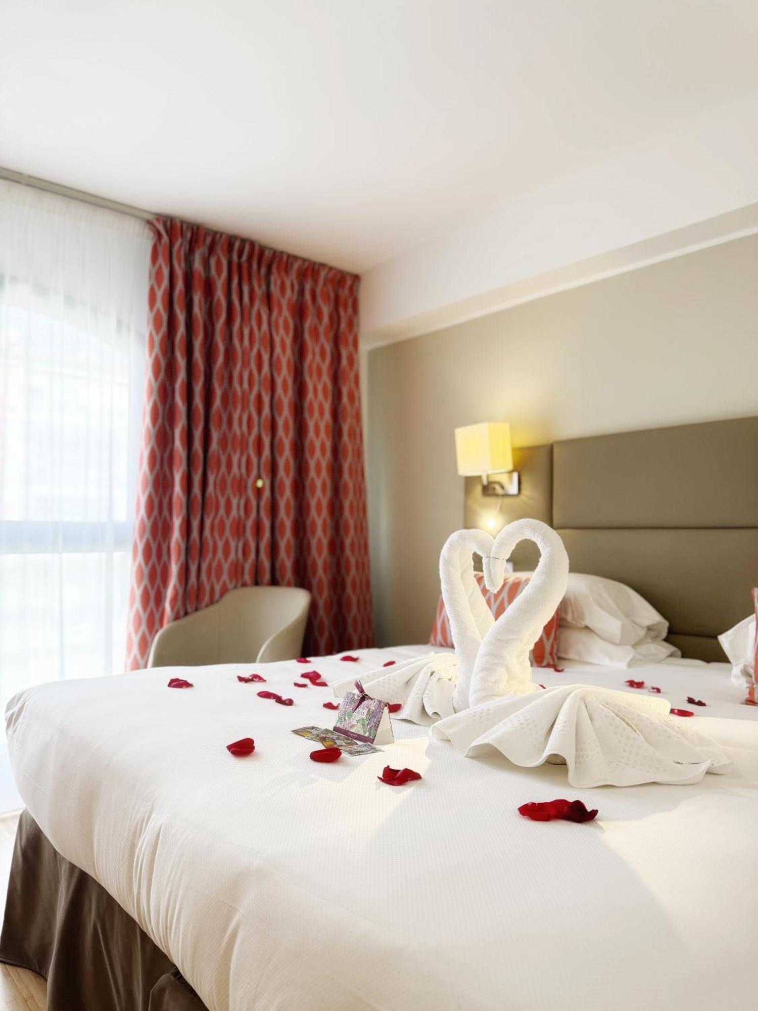 Riviera Hotel