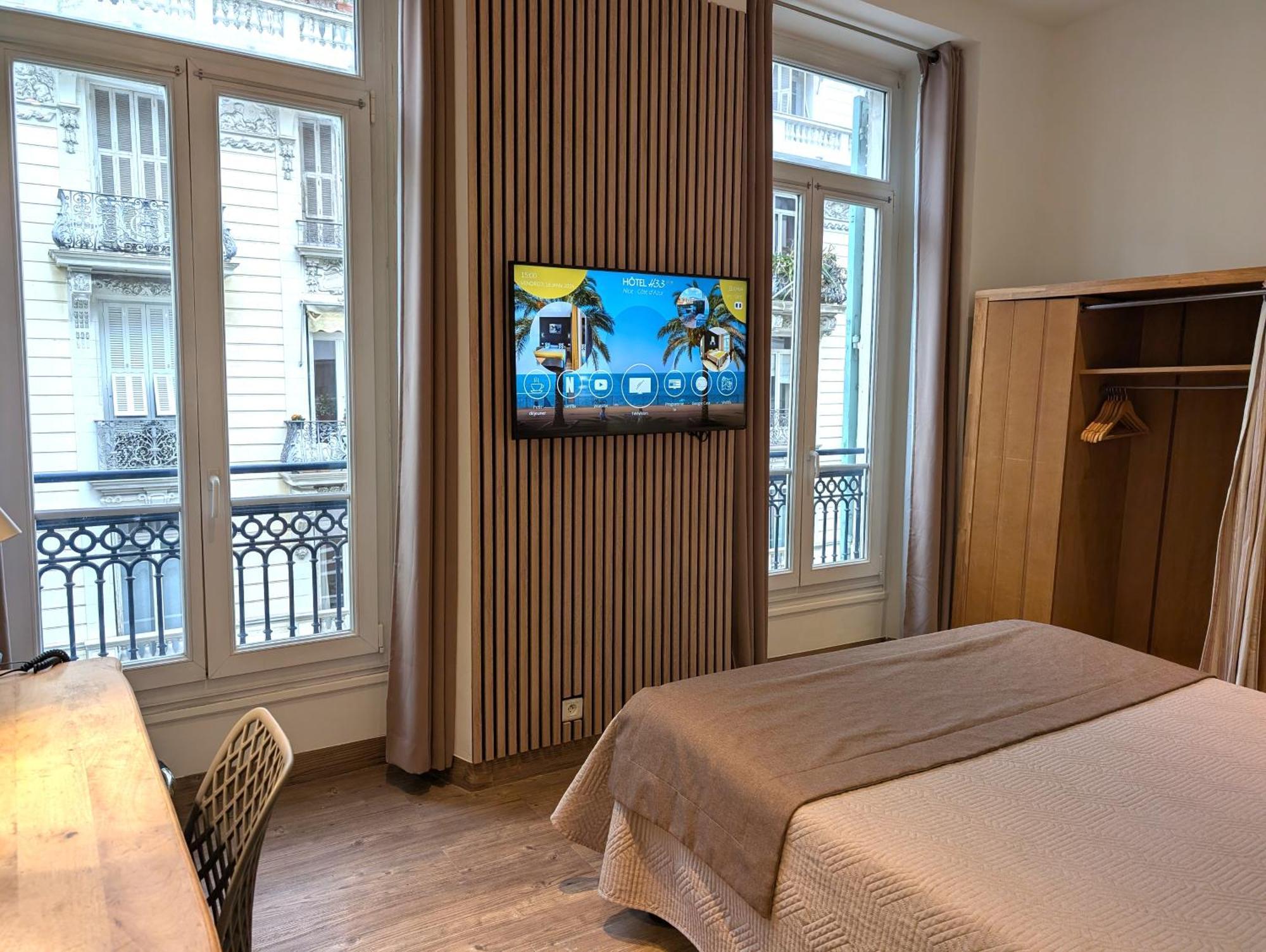 Hotel H33 2*