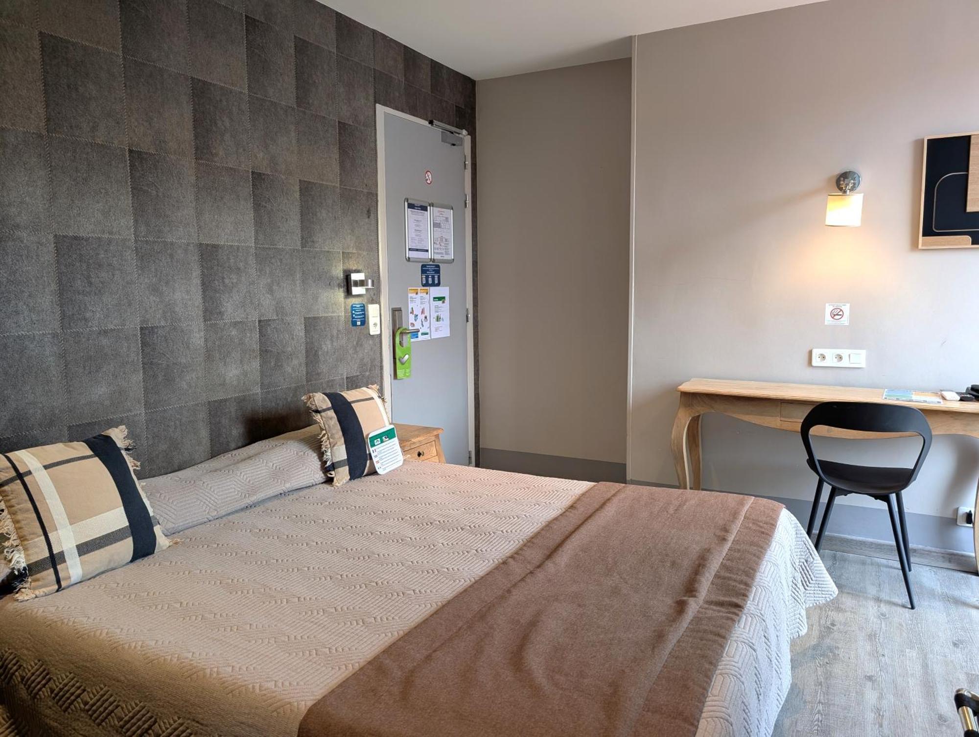 Hotel H33