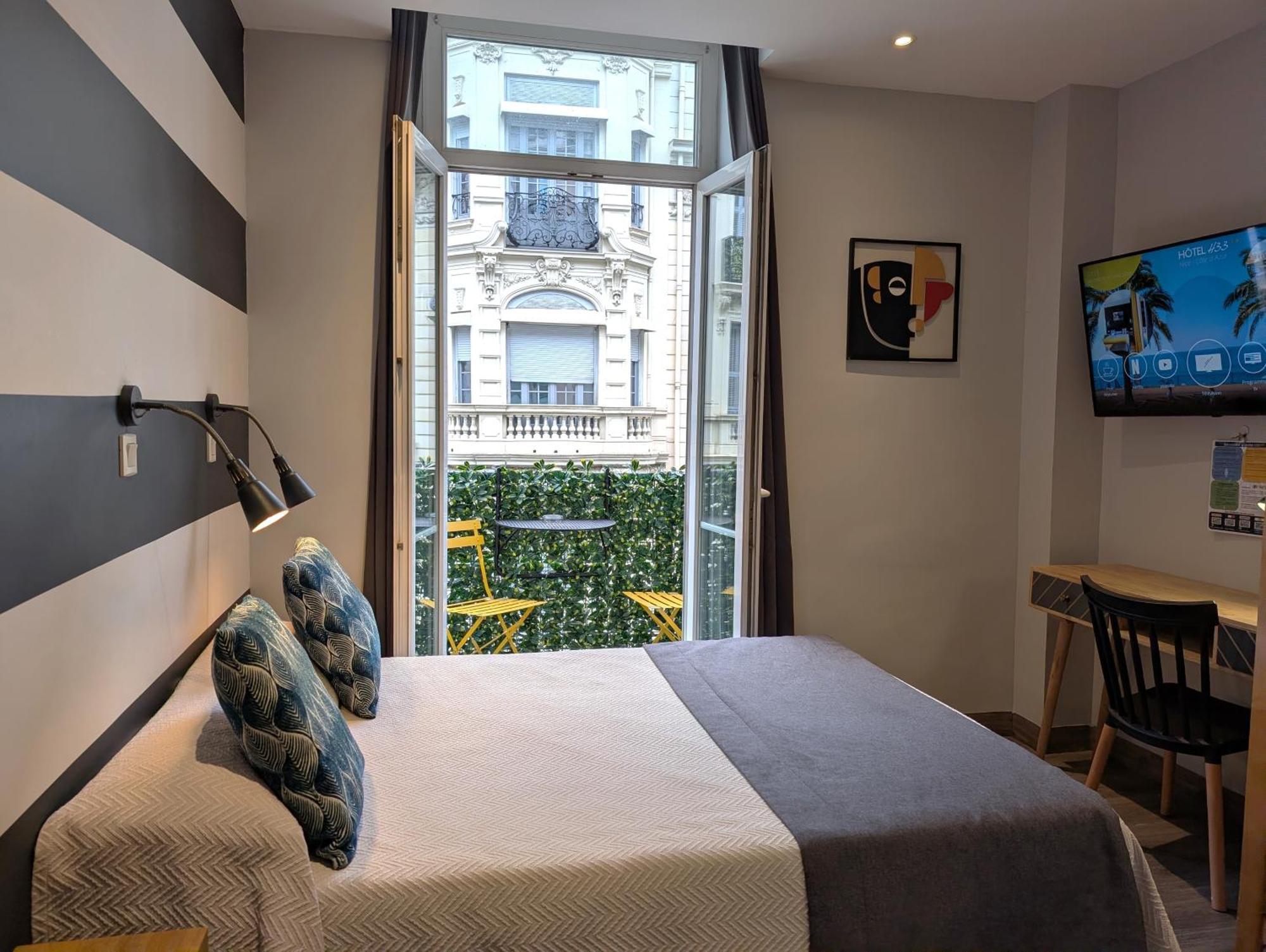 Hotel H33 2*