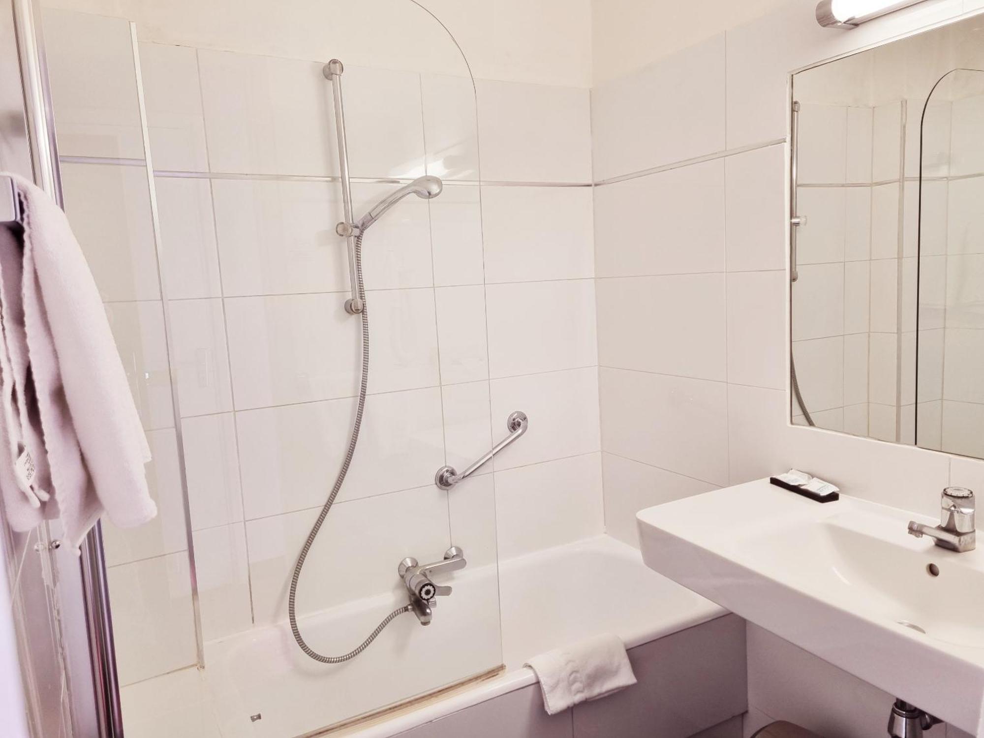 Carlton Nice, Partially Renovated Hotel 3*