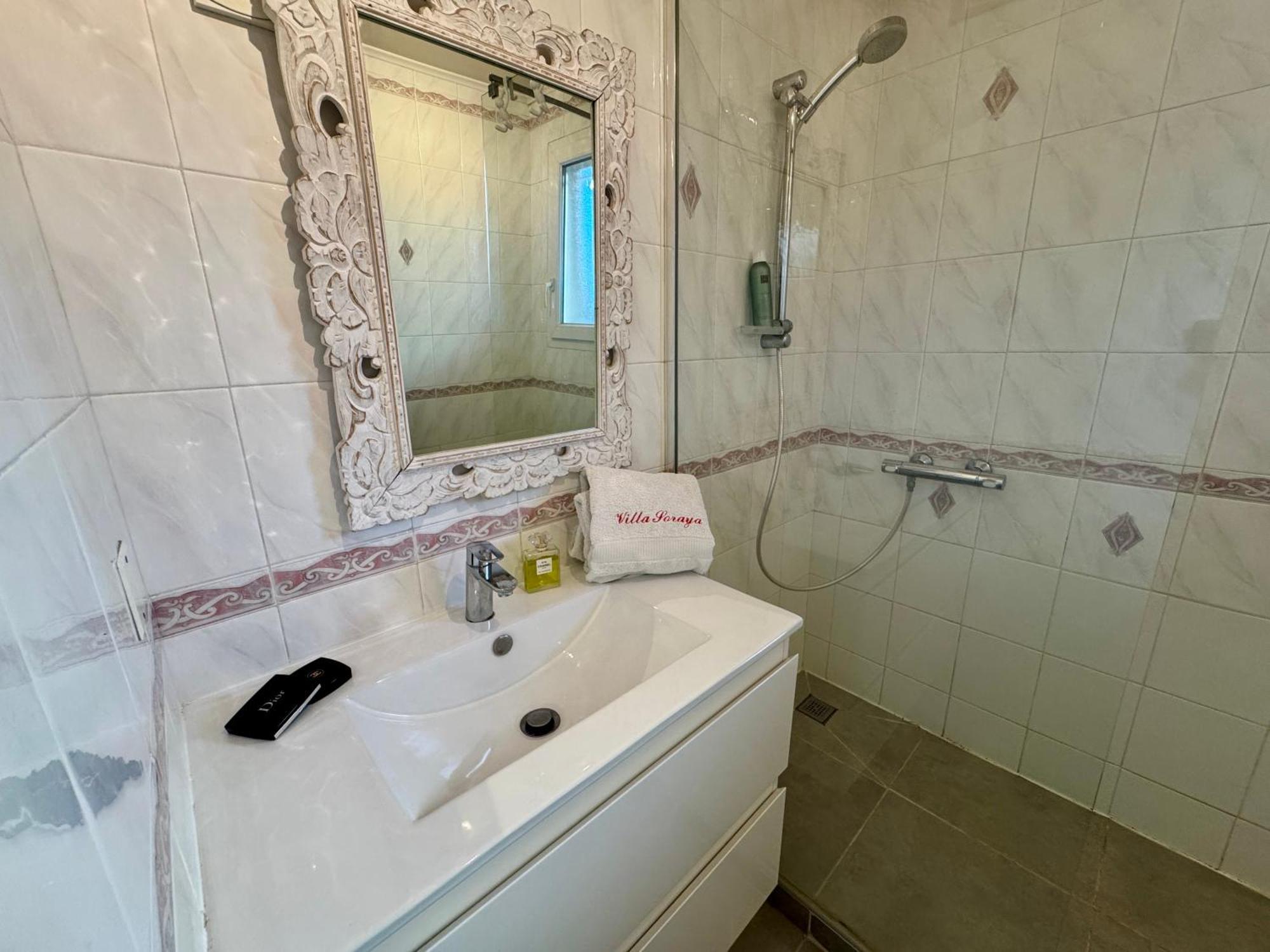 Villa Soraya Nice - Sunny Appartment Cote D'Azur With Large Garden Apartment *