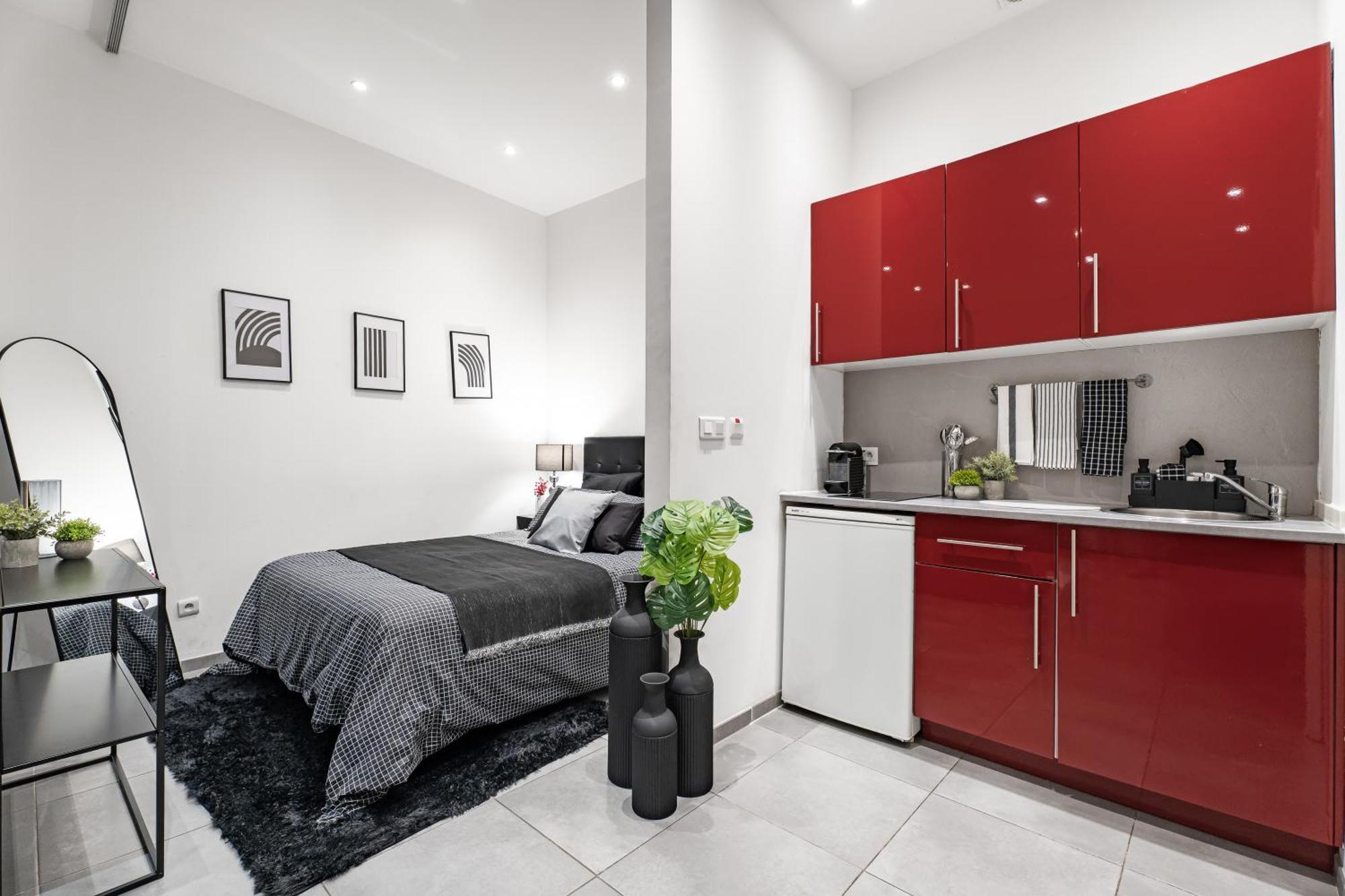 Renting - Gallo - New Modern Loft Old Town Massena Apartment