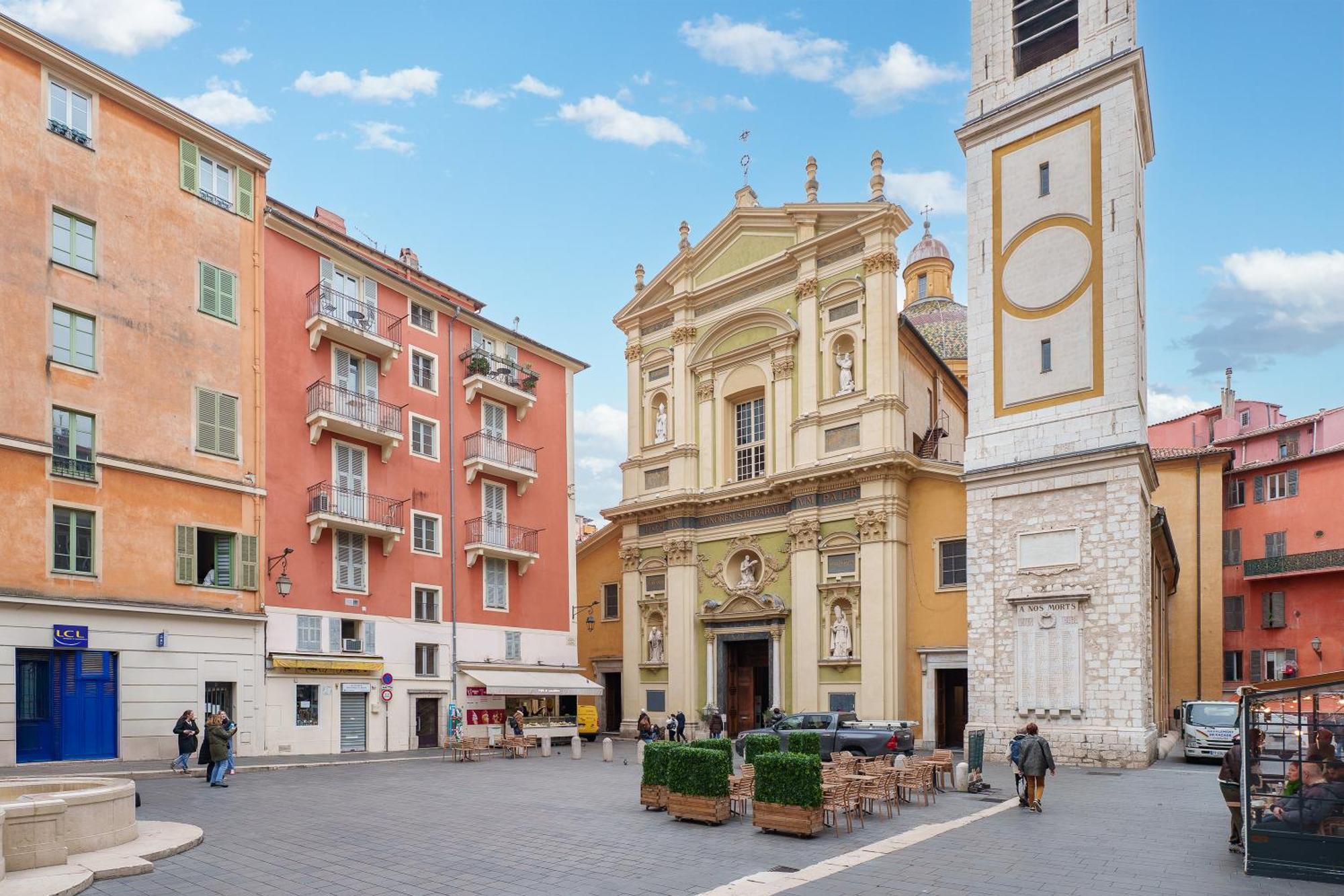 Renting - Gallo - New Modern Loft Old Town Massena Apartment