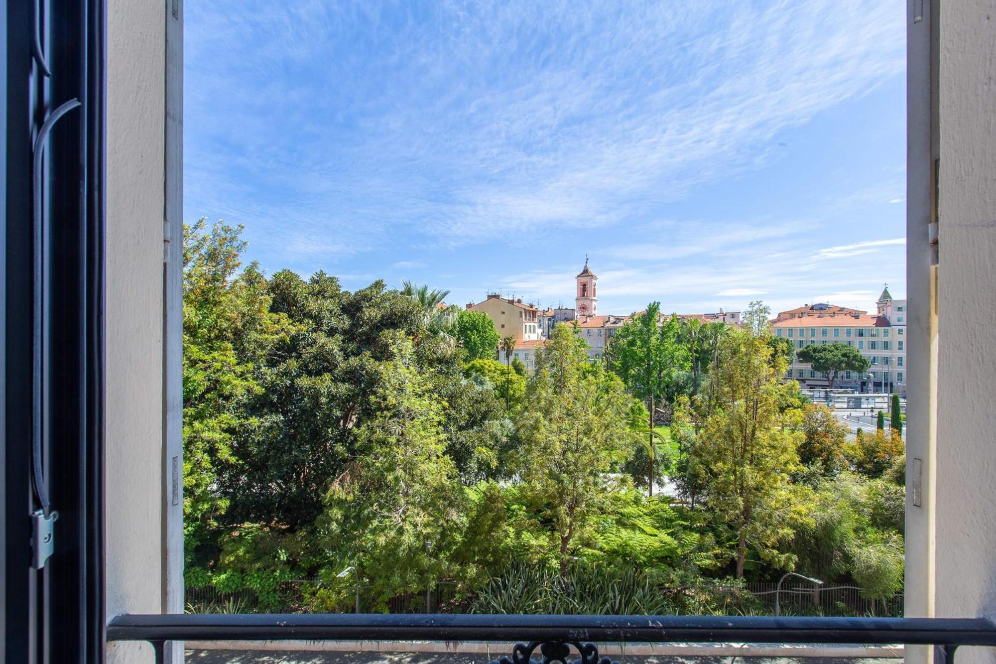 Grand H -f2, Face Vieux- Nice, Terrasse, Ascenseur, Climatisation, Terrace - Center * Nice