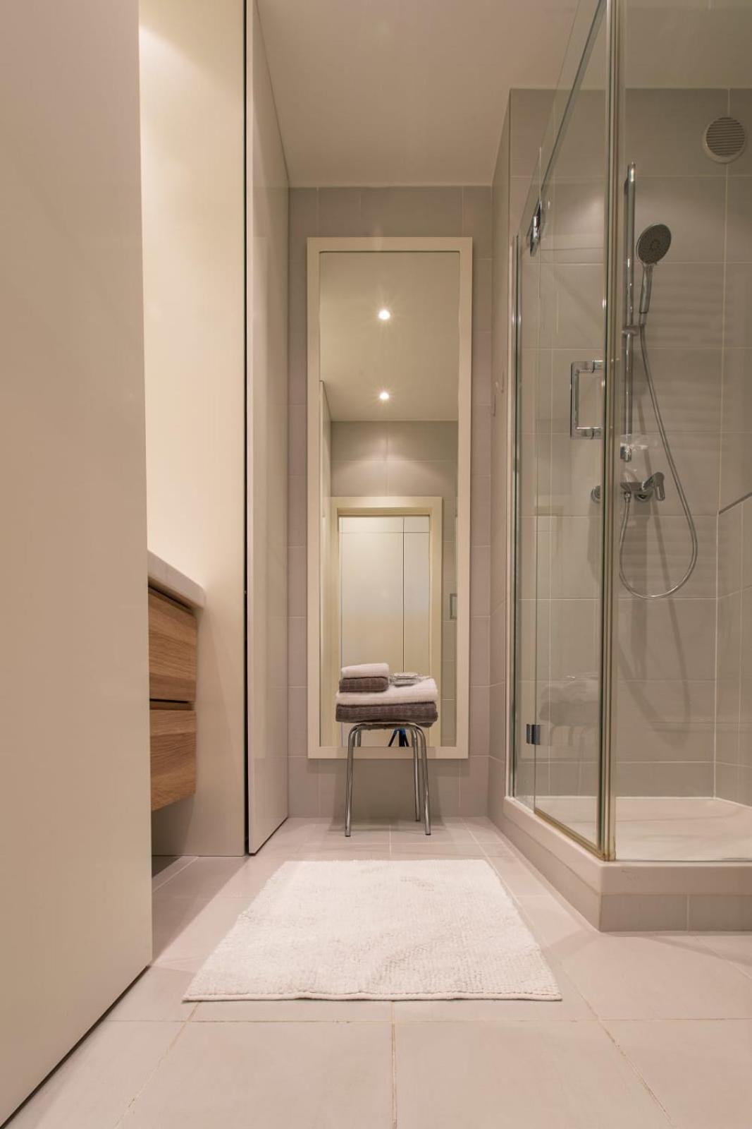 Apartment Grand H -f2, Face Vieux- Nice, Terrasse, Ascenseur, Climatisation, Terrace - Center