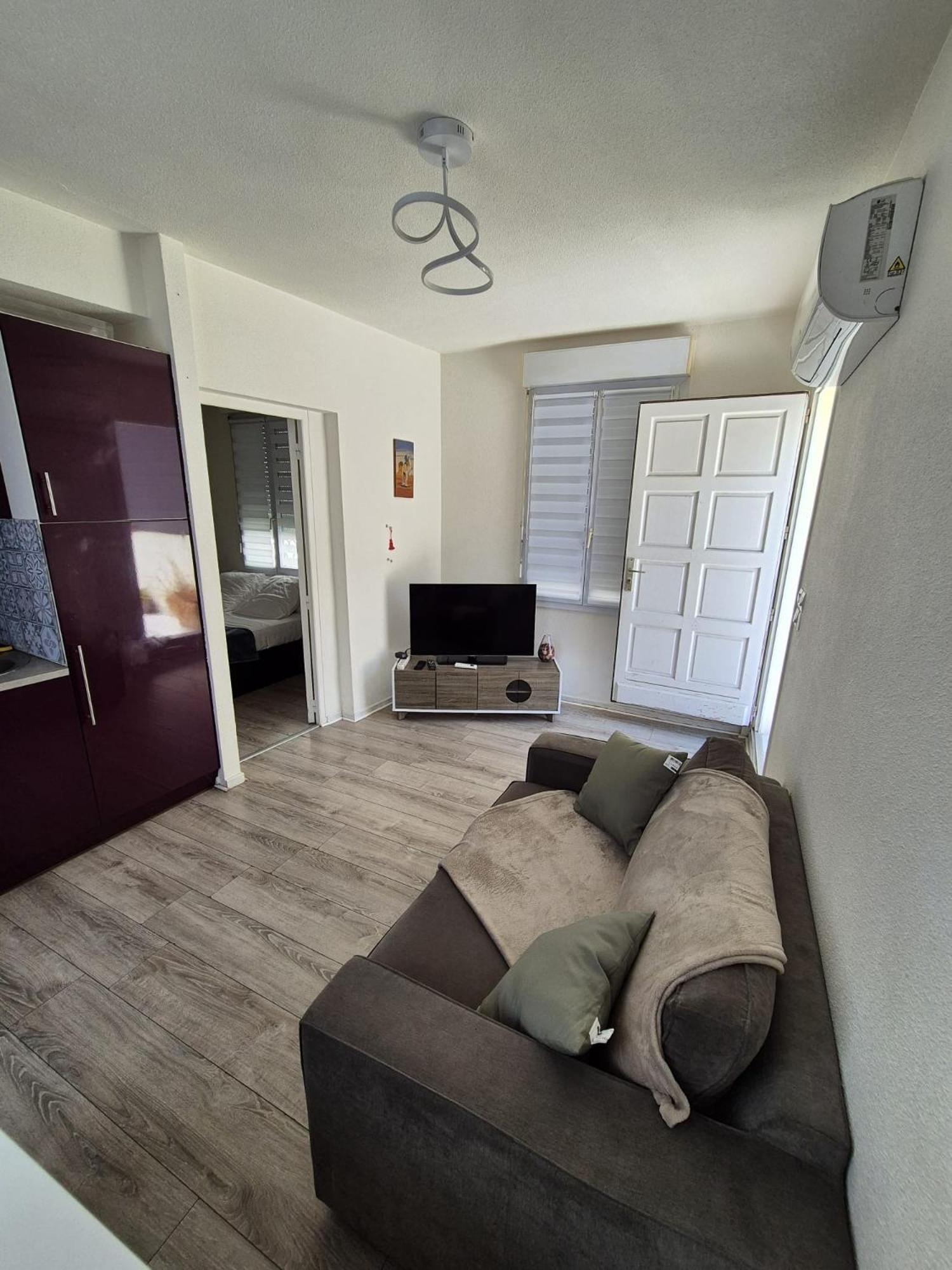 Plein Centre Climatise Et Spacieux Avec Grande Terrasse Sur Le Toit A Nice