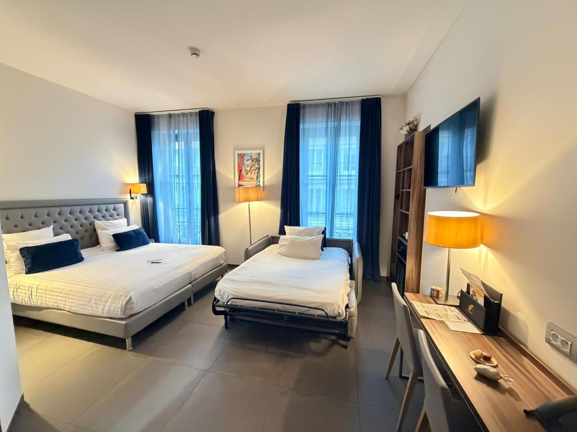 Azur Riviera Hotel