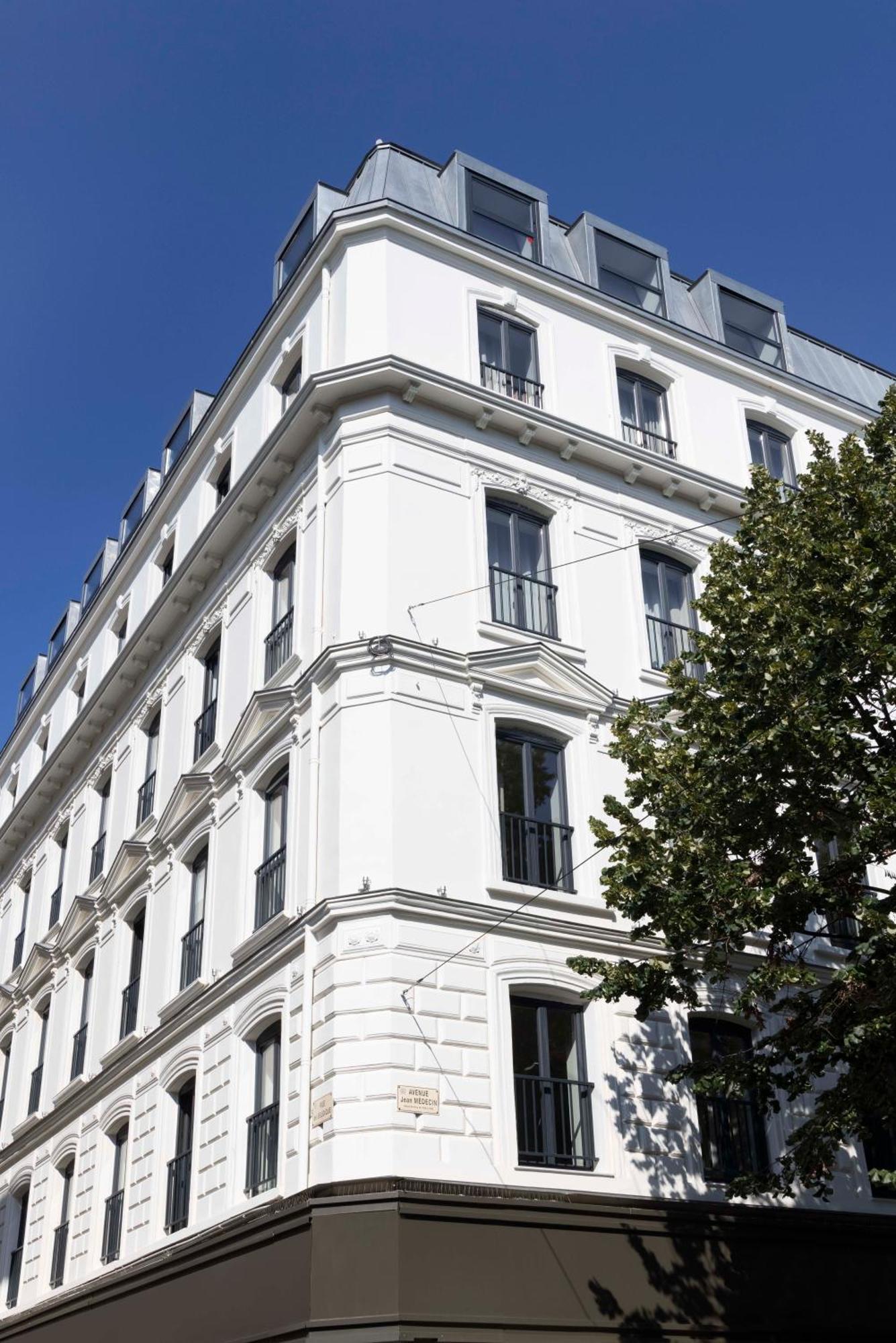 Ikonik Jean Medecin Nice