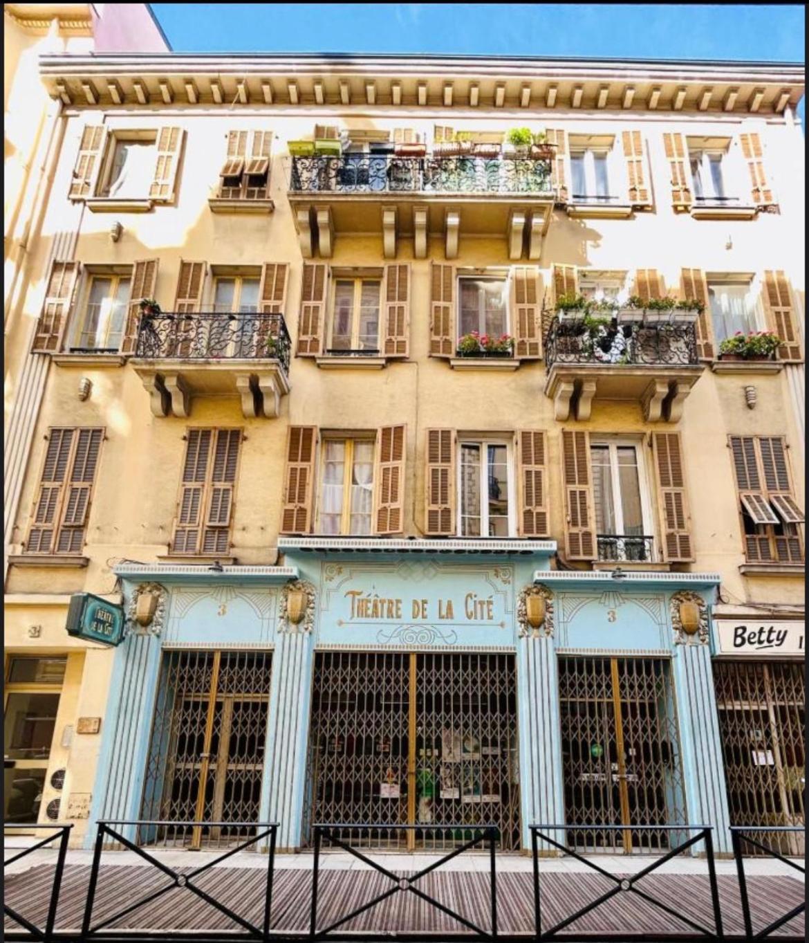 Sweet 1 Ou Sweet 2 Reservez Sweet 1 Ou Sweet 2 Ou Bien Les Deux Apartment