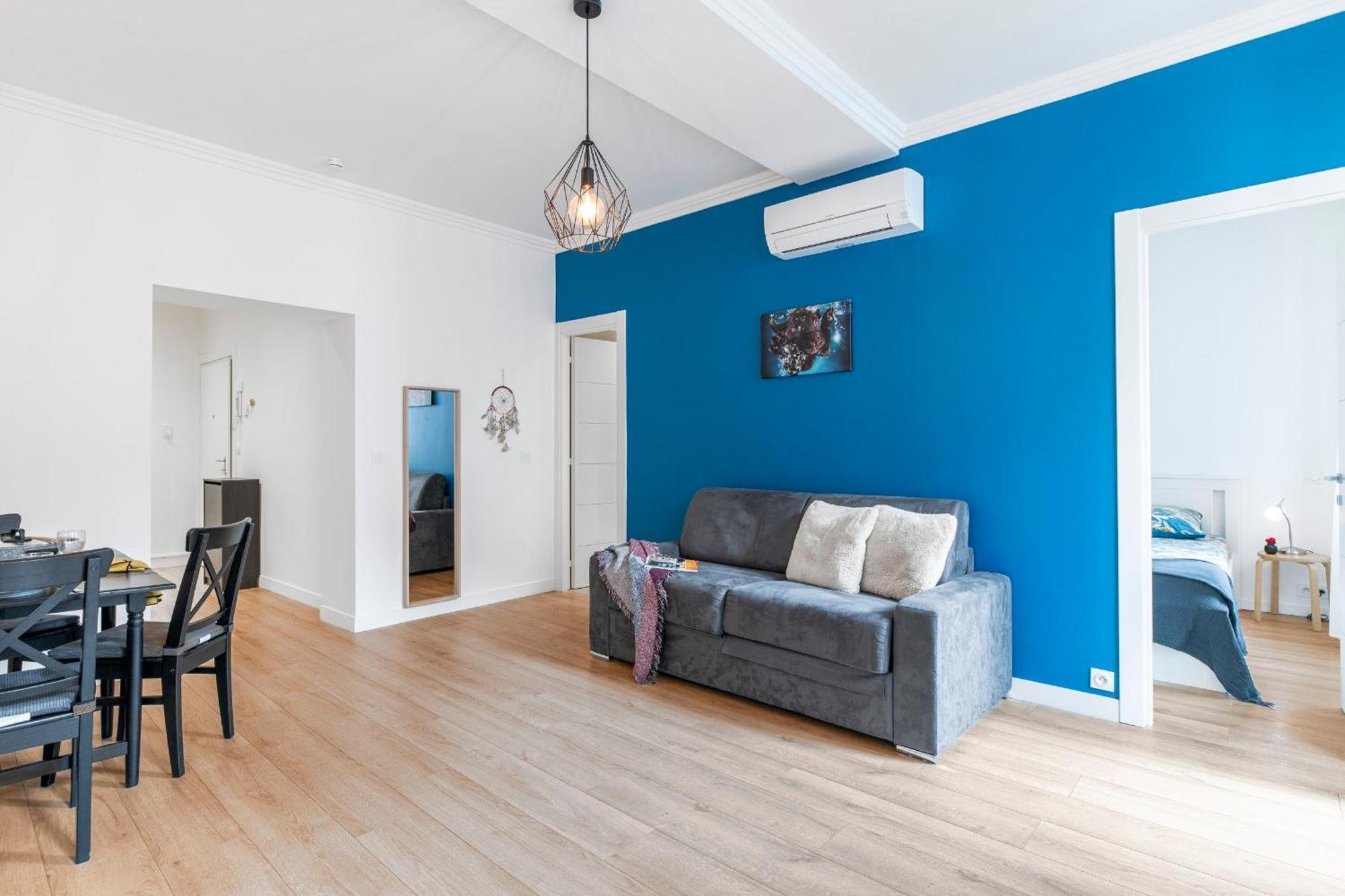 Center 2 Min Walk To Quiet Sunny Balcony * Nice