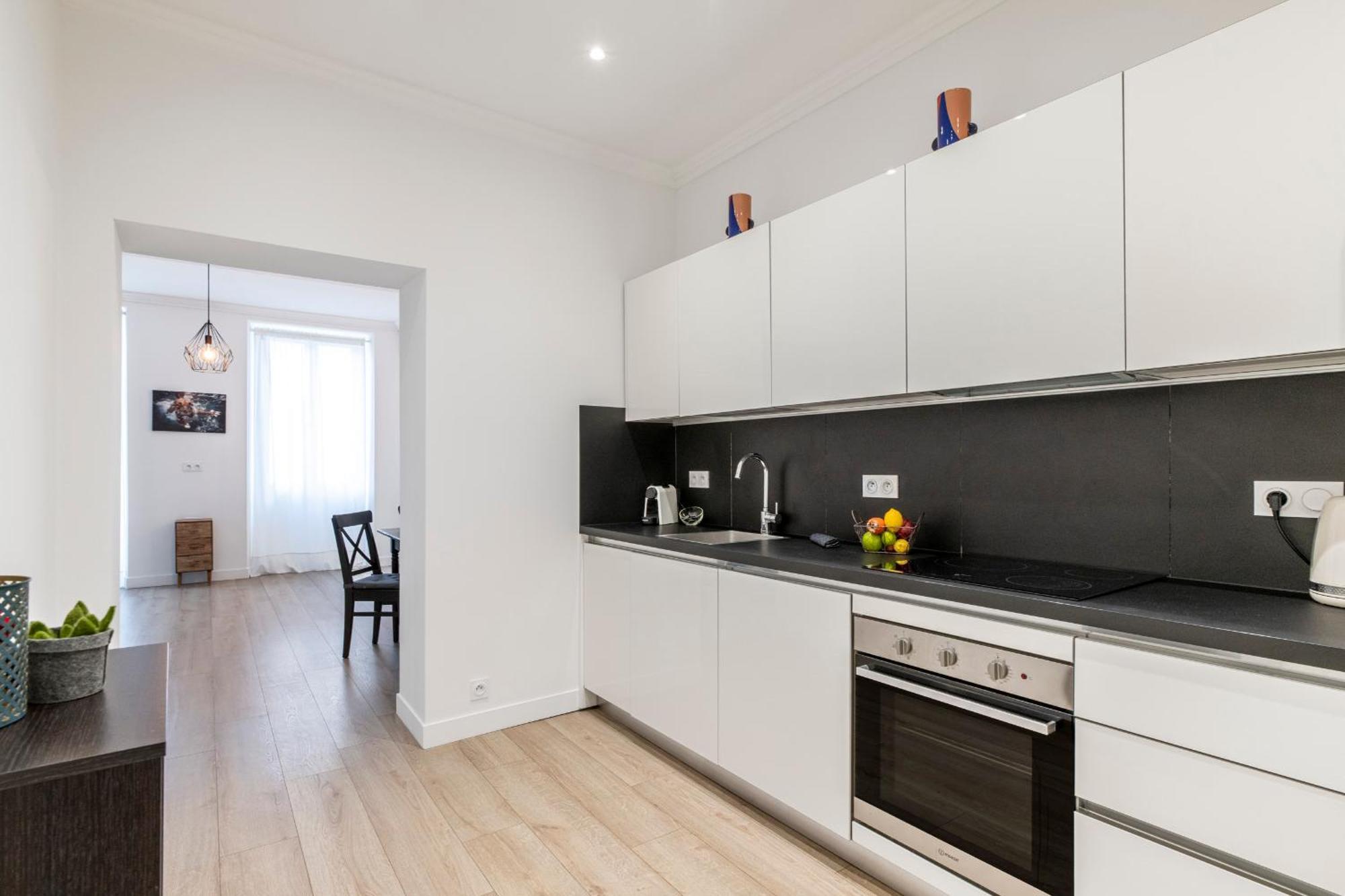 Center 2 Min Walk To Quiet Sunny Balcony