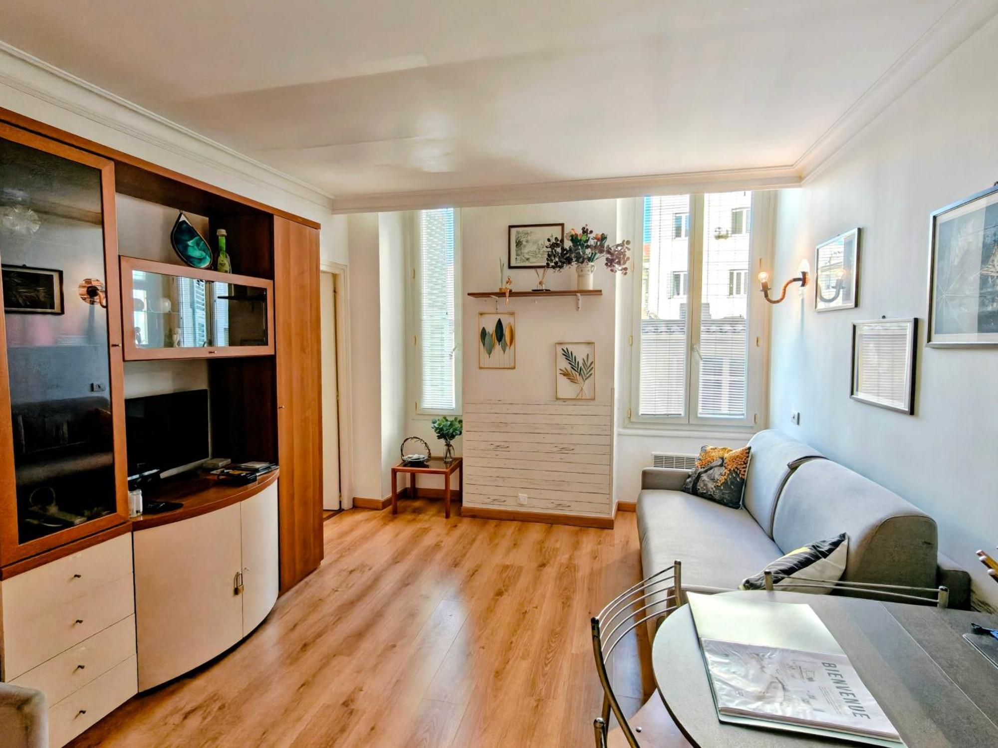 Close To Beaches And Shops, Up 6 Pers *