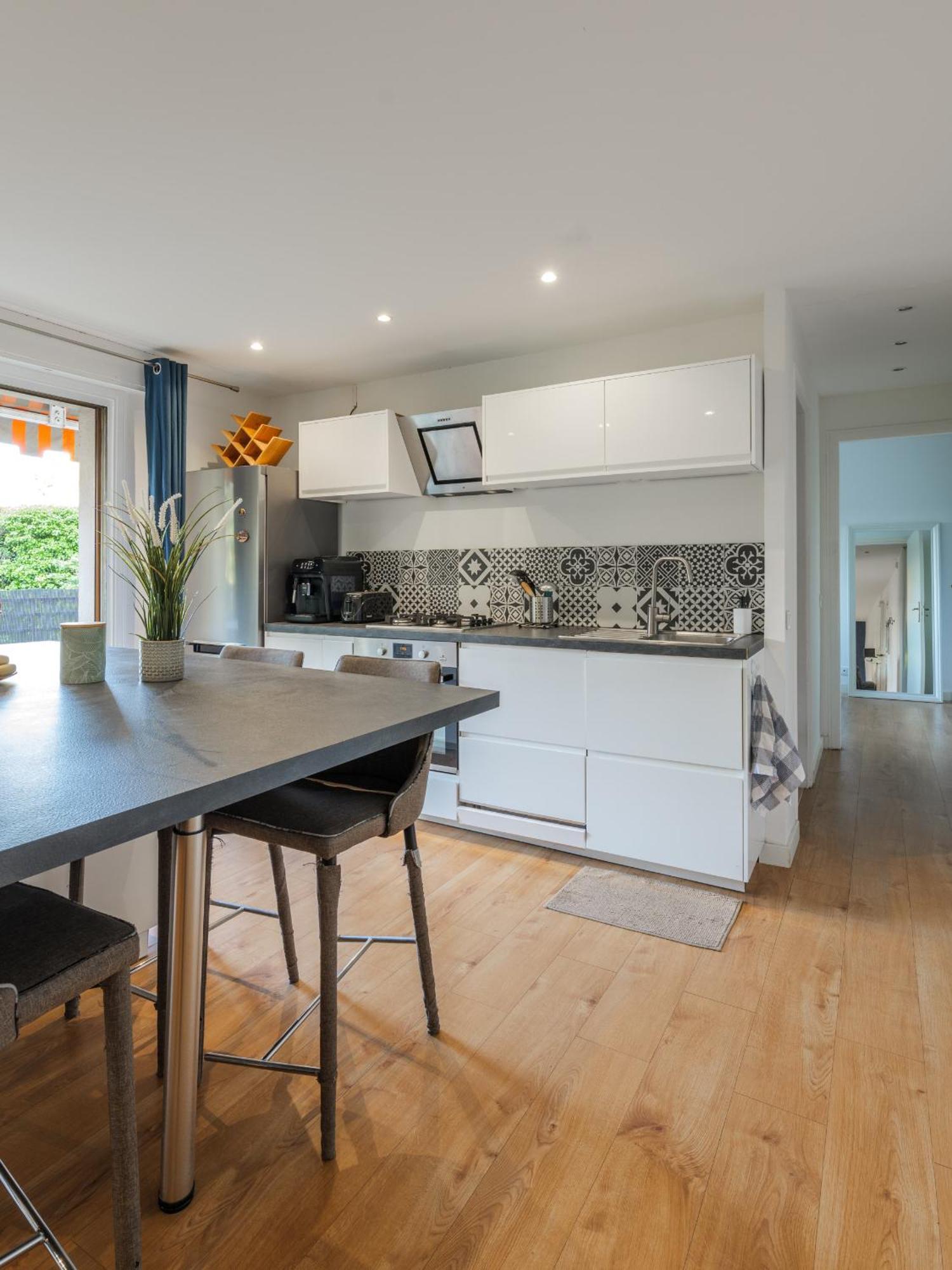 Grand 2 Pieces Et Belle Terrasse Ensoleillee Apartment