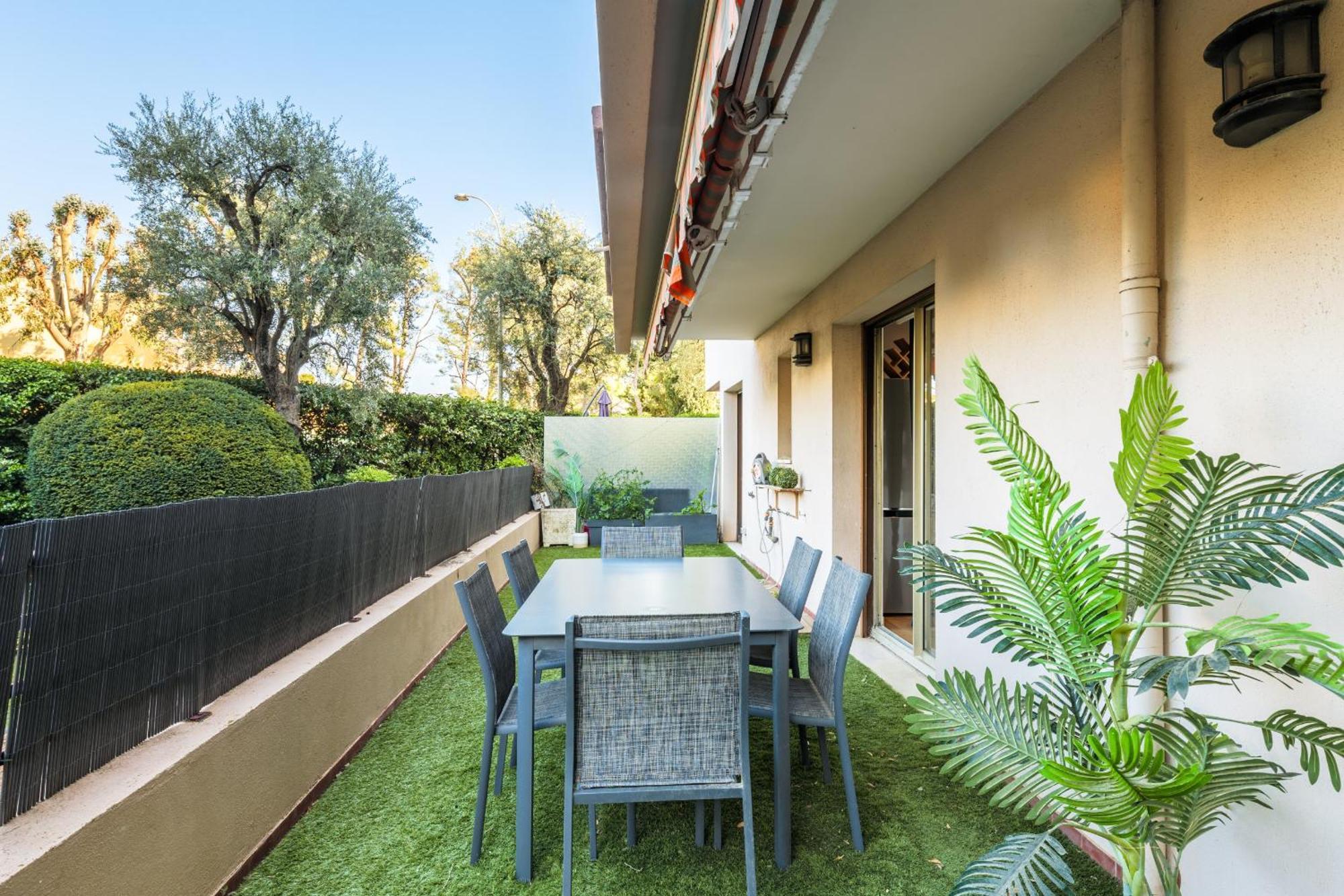 Apartment Grand 2 Pieces Et Belle Terrasse Ensoleillee *