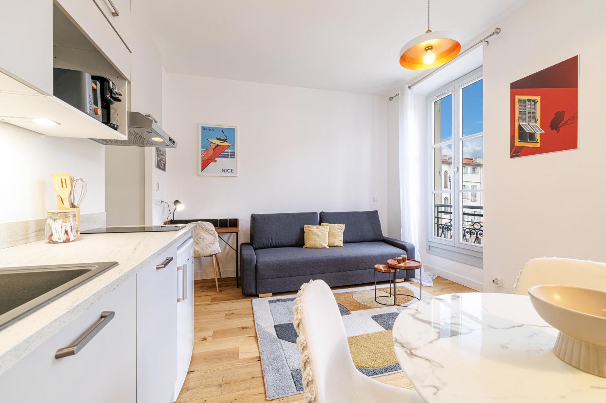 Charming Center 406 Apartment