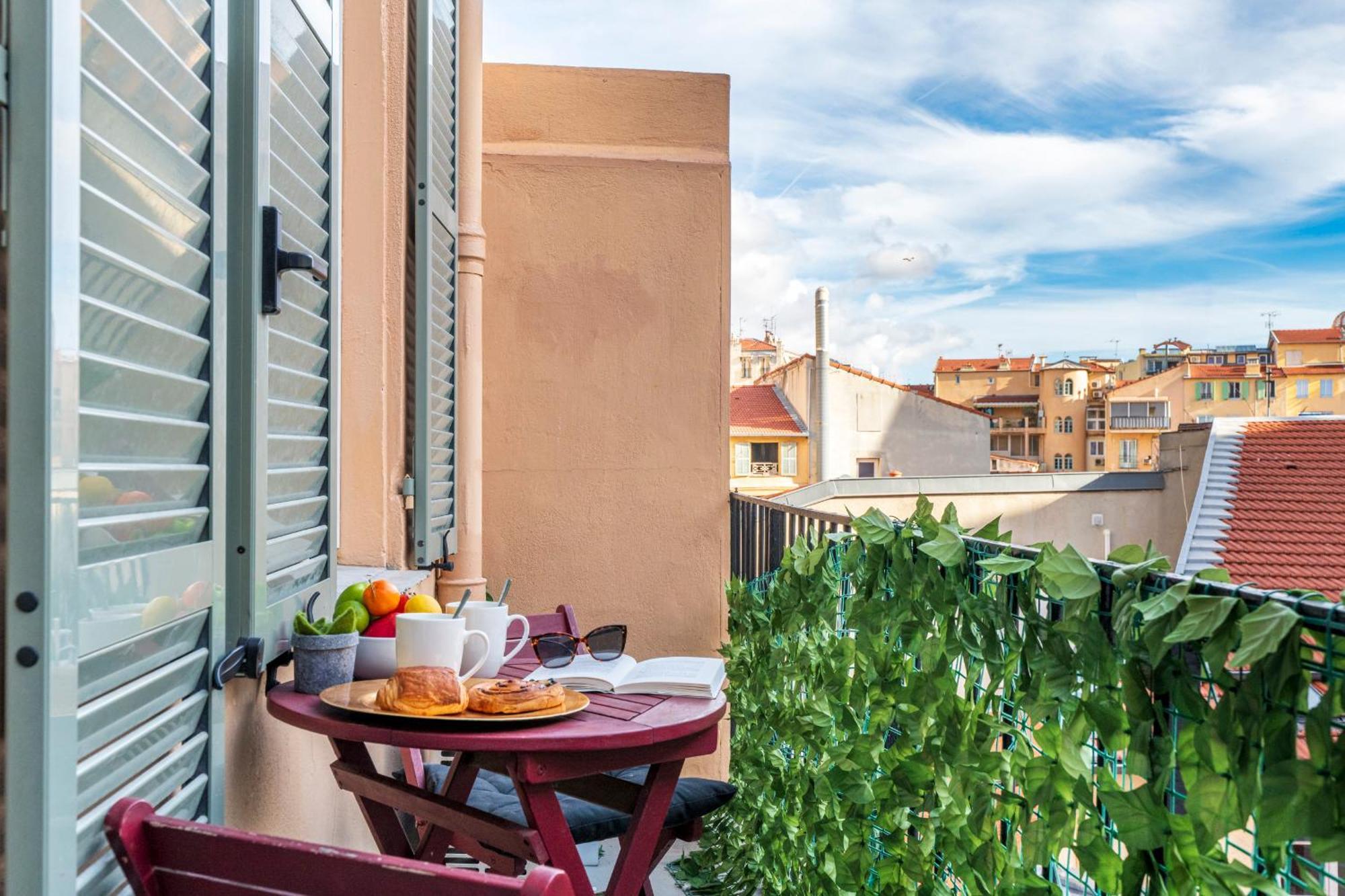 Center 2 Min Walk To Quiet Sunny Balcony *