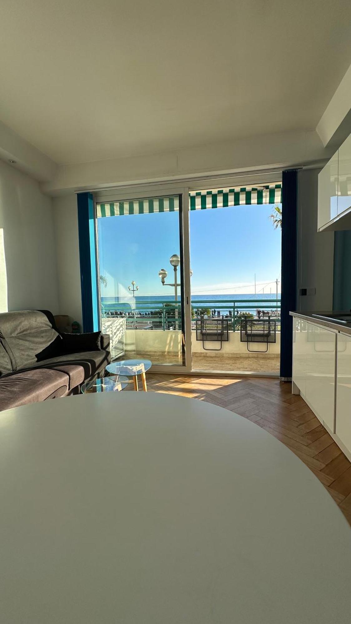 Apartment Carre D Or Face A La