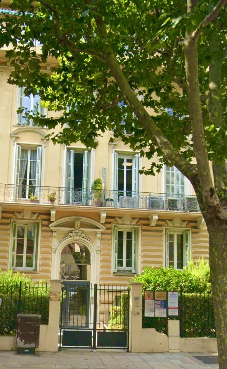 Happy Spacieux En Dernier Etage Avec Balcon A 5 Minutes A Pieds Du Vieux Et De La Quartier Dubouchage *