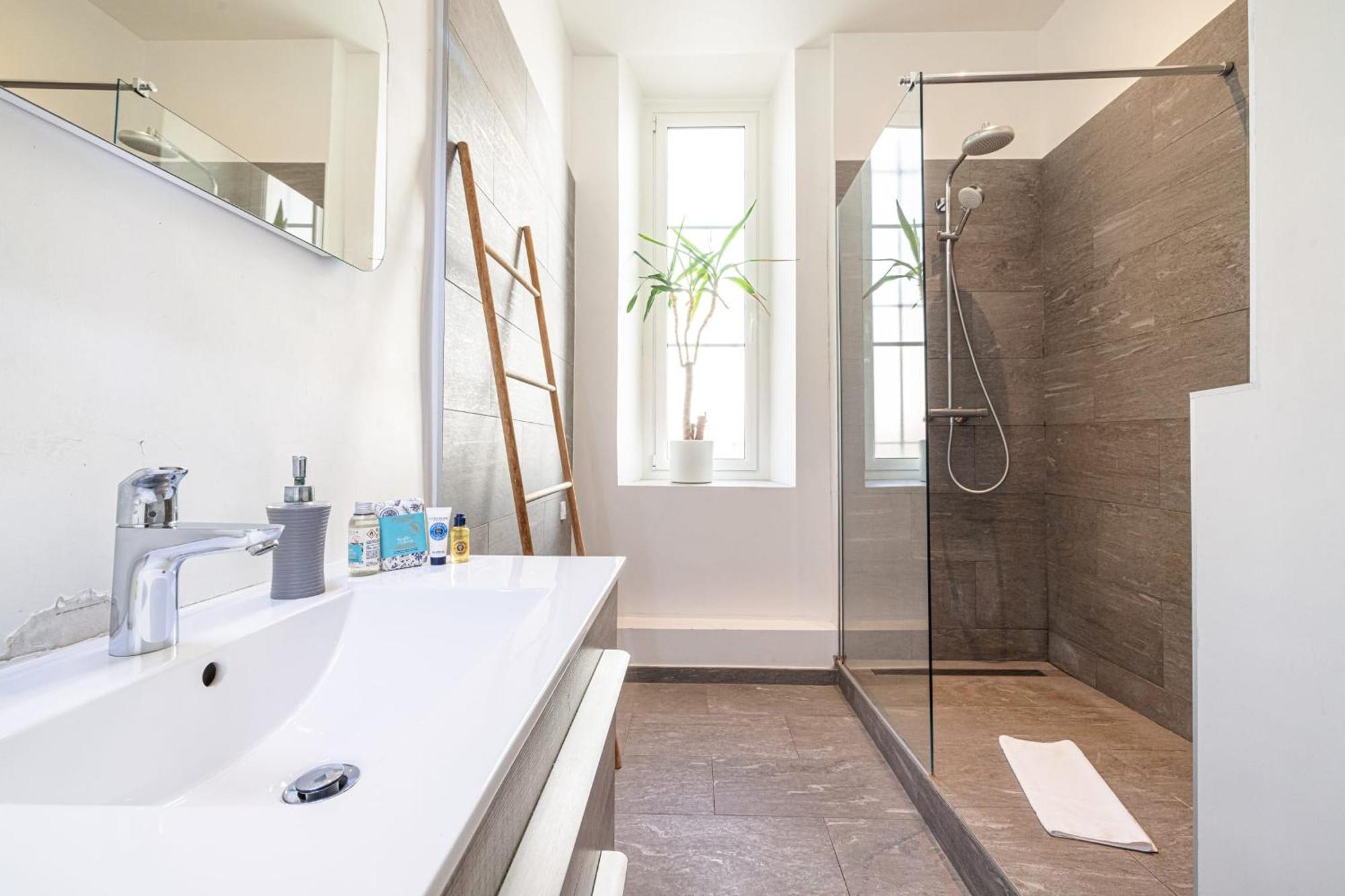 My Casa - Etats Unis 892 - Spacious Flat On Sea Front W Ac Nice