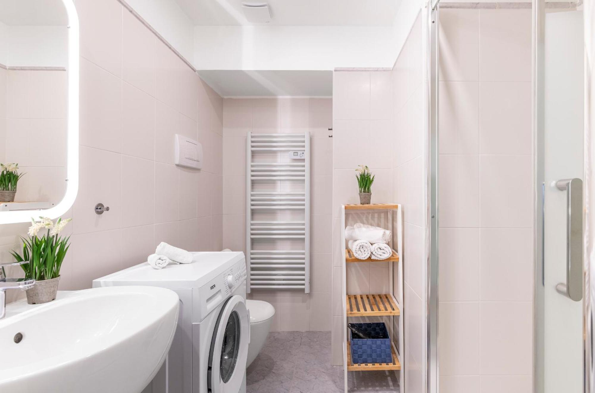 Azur - Quiet Center Location By The Sea *