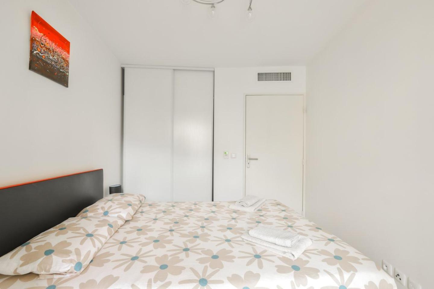 Charming In Apartment *