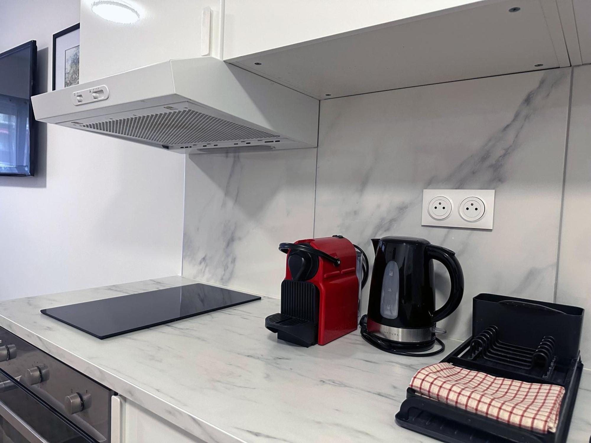 Apartment Beachfront On Promenade Des *