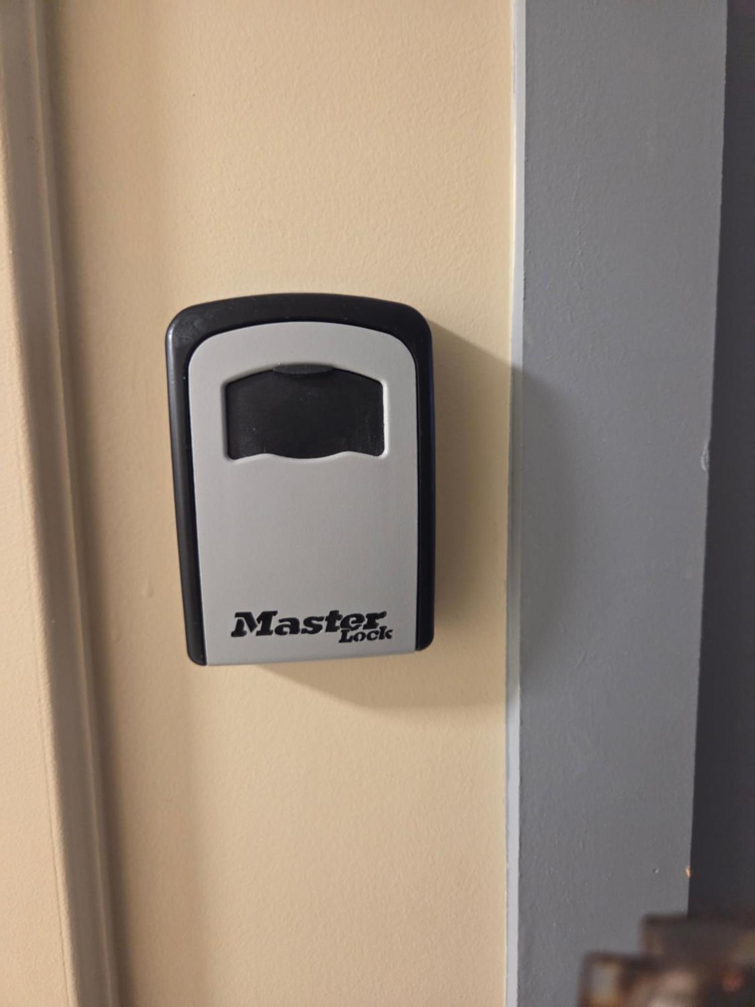 Beautiful Carre D'or *