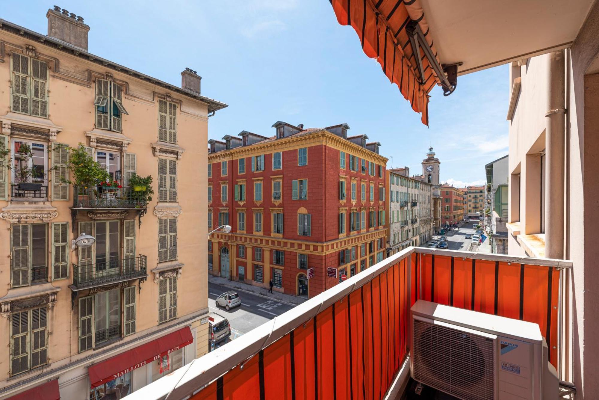 Port, Vue Et Confort