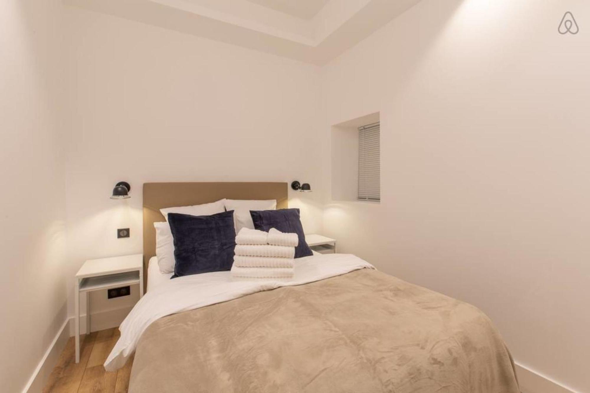 Cours Saleya Renovated 3 Bedrooms 1 Min To Air Conditioning *