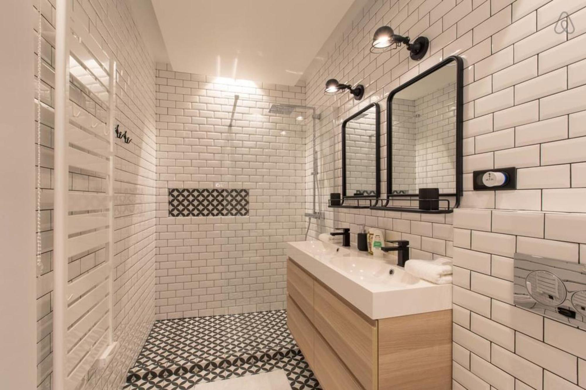 Cours Saleya Renovated 3 Bedrooms 1 Min To Air Conditioning Apartment