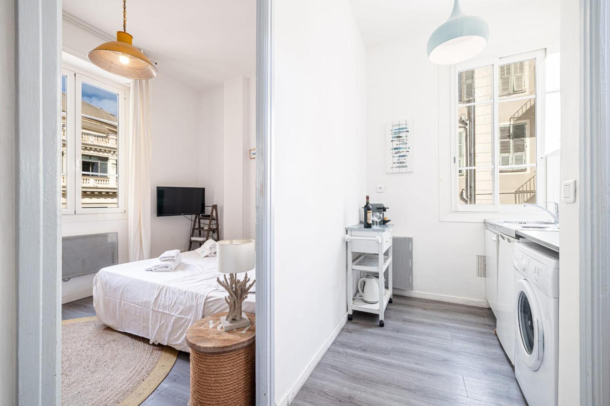 My Casa - Etats Unis 893 - On Seafront In Old Town Nice