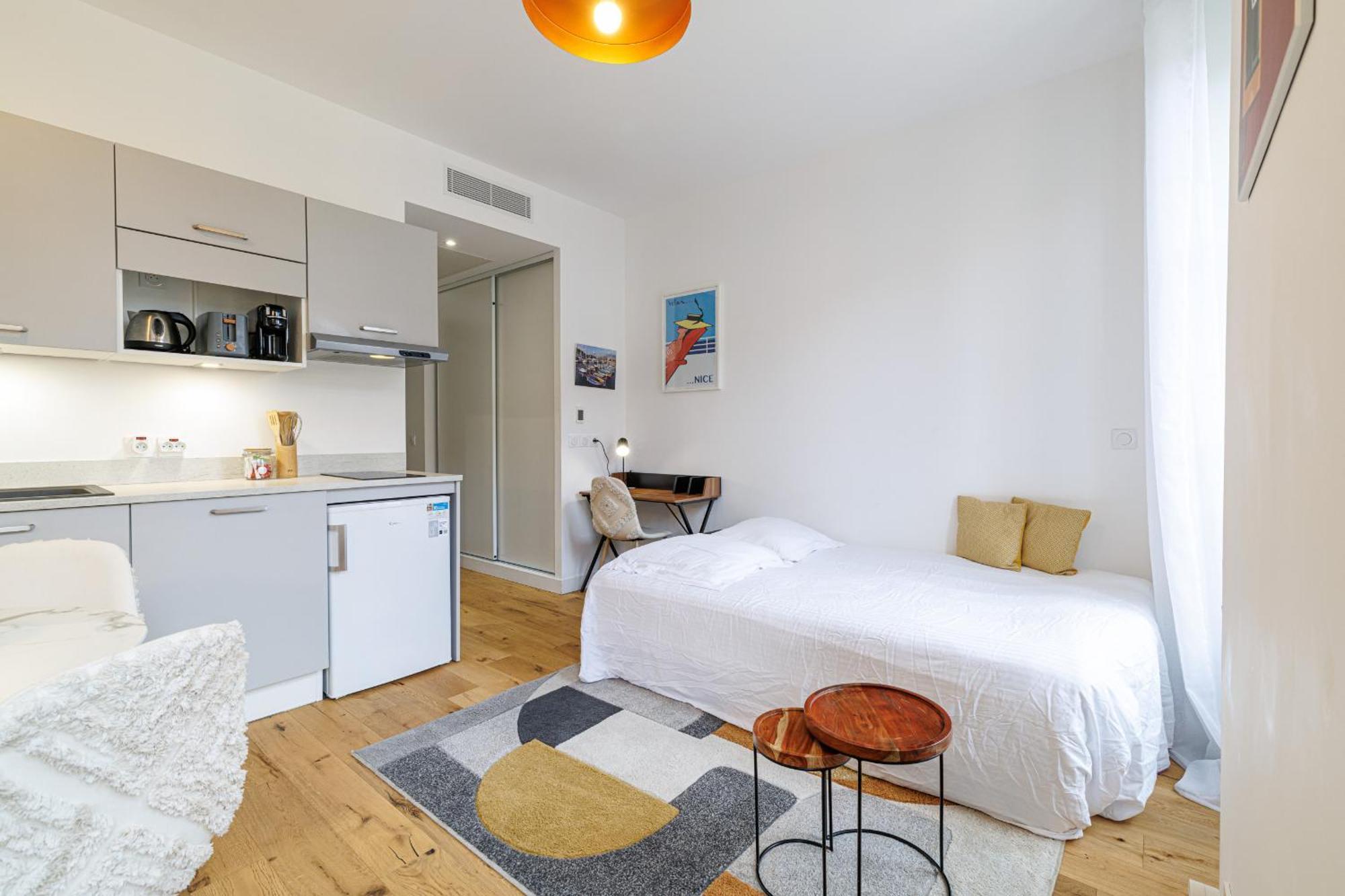 Charming Center 406 Apartment