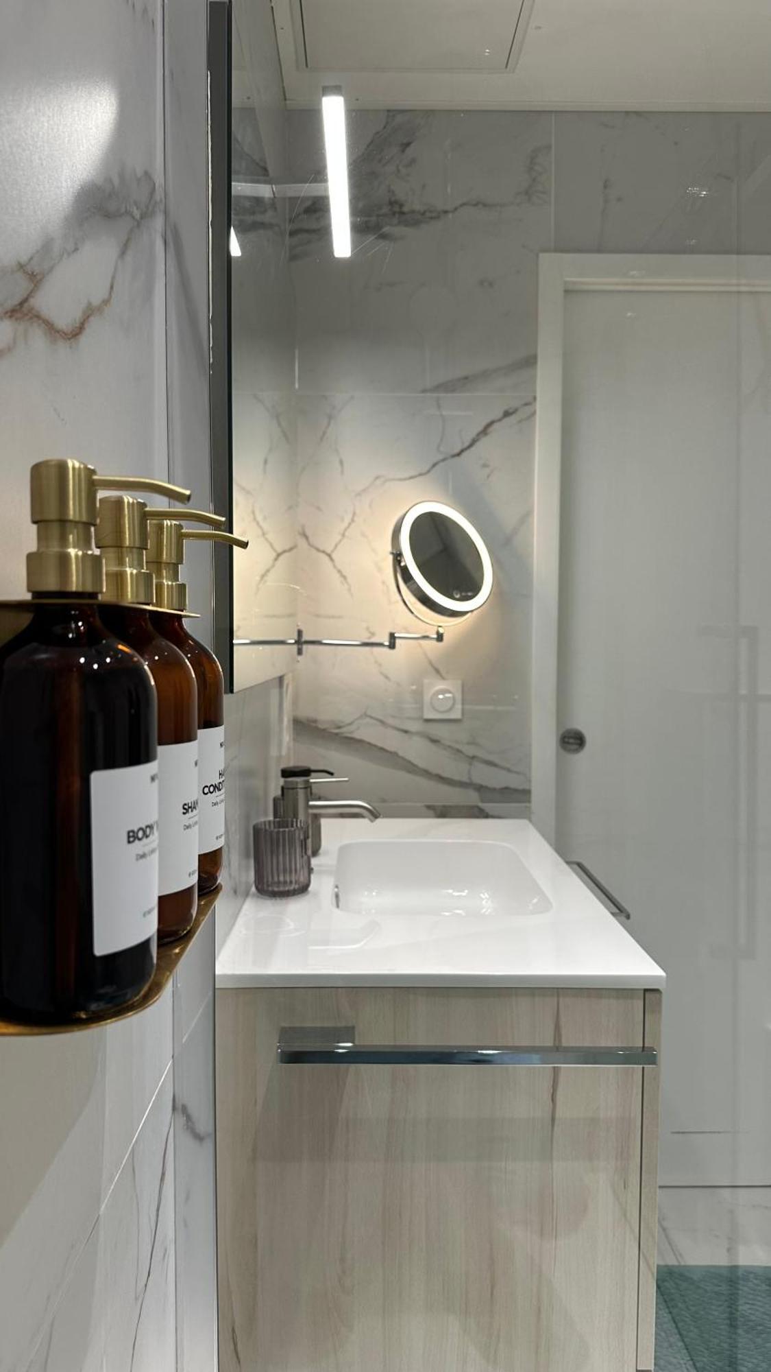 Carre D Or Face A La