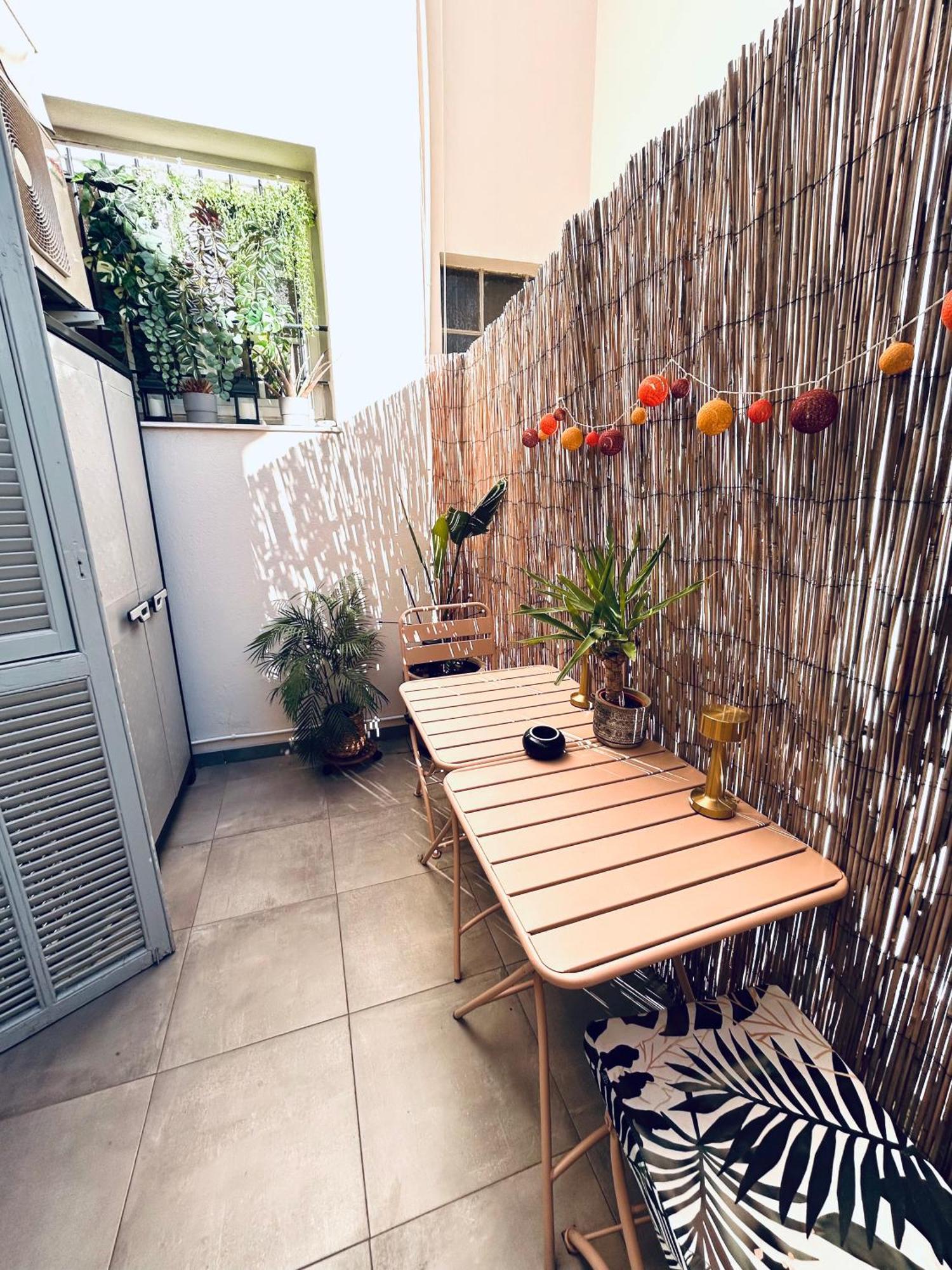 Apartment Cocooning Avec Terrasse Au Calme Quartier Les Musiciens A 7 Minutes A Pieds Nice