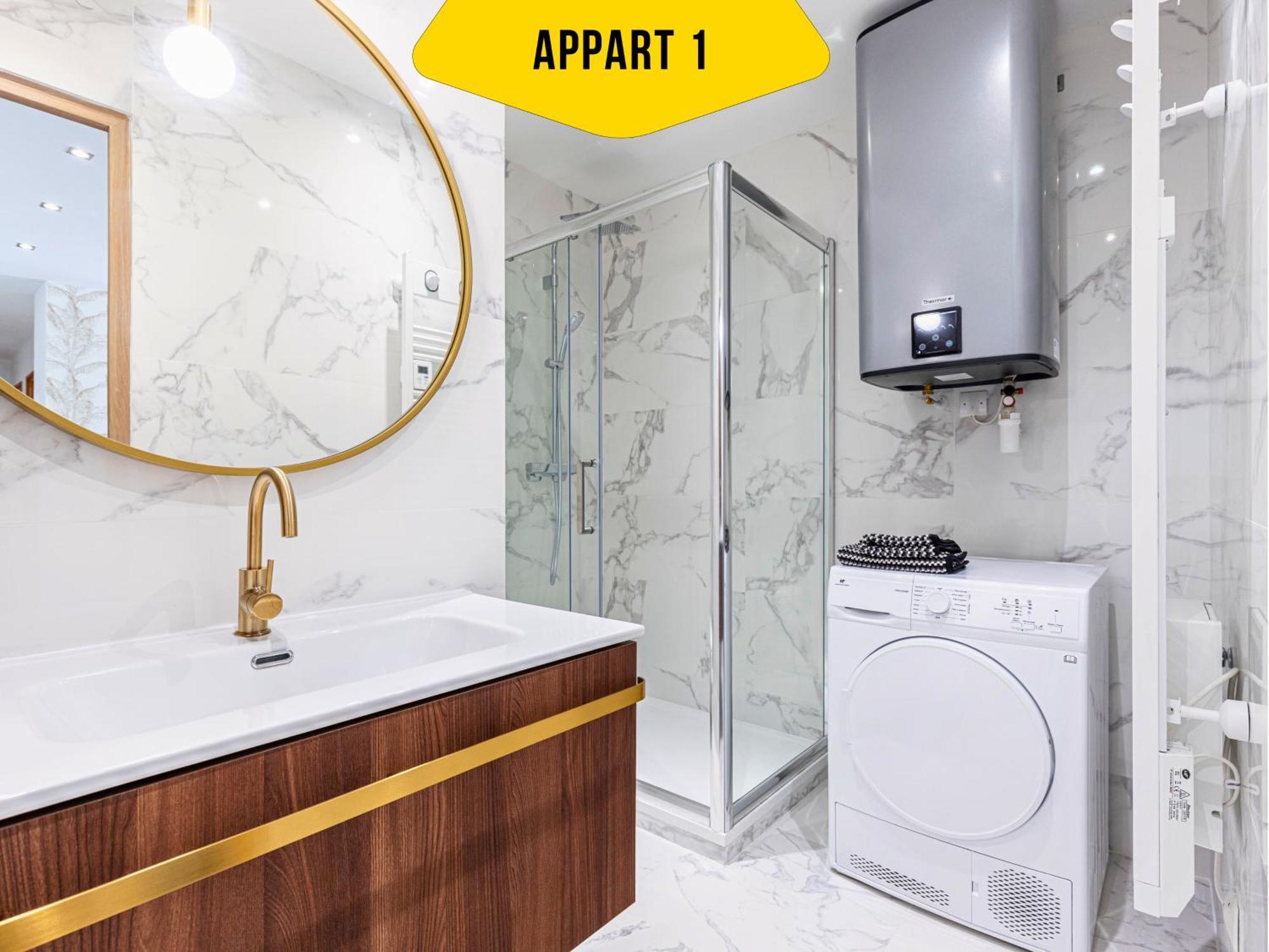 Apartment Casa Reine Jeanne- Ideal Groups & Family -central Near Train Station - Parking - New&confort-ac