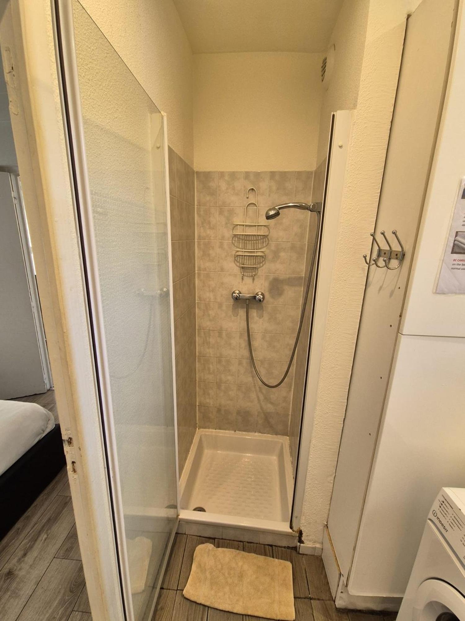 Apartment Plein Centre Climatise Et Spacieux Avec Grande Terrasse Sur Le Toit A Nice