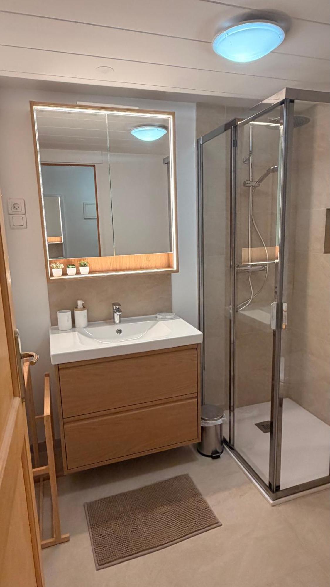 Very Cosy Flat In Heart Of Old Town Of Near Nice