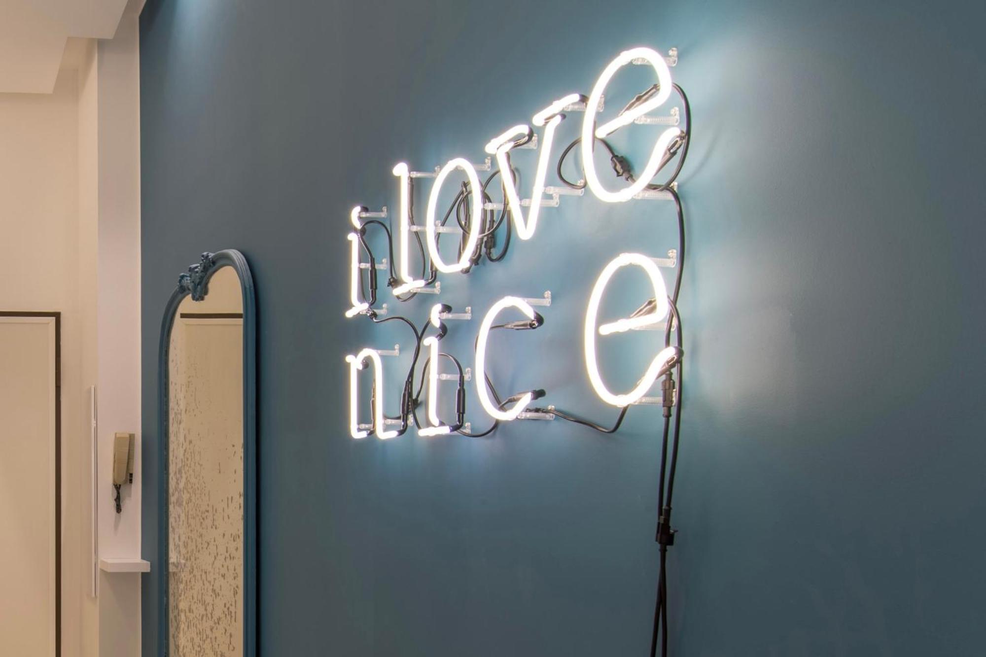 Cours Saleya Renovated 3 Bedrooms 1 Min To Air Conditioning Apartment Nice