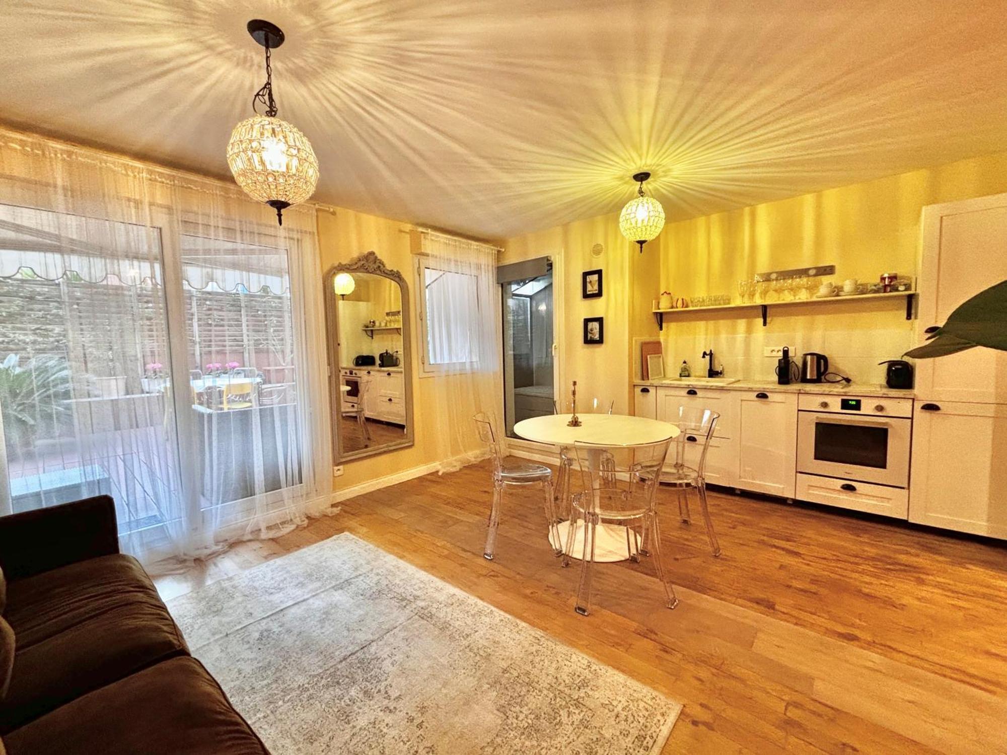 Large Magnificent Terrace Nice