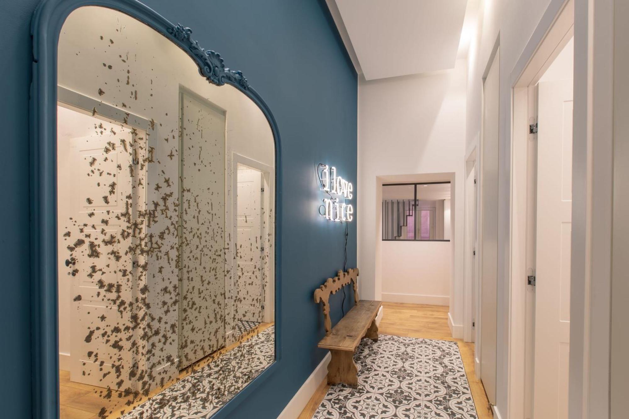 Cours Saleya Renovated 3 Bedrooms 1 Min To Air Conditioning Apartment Nice