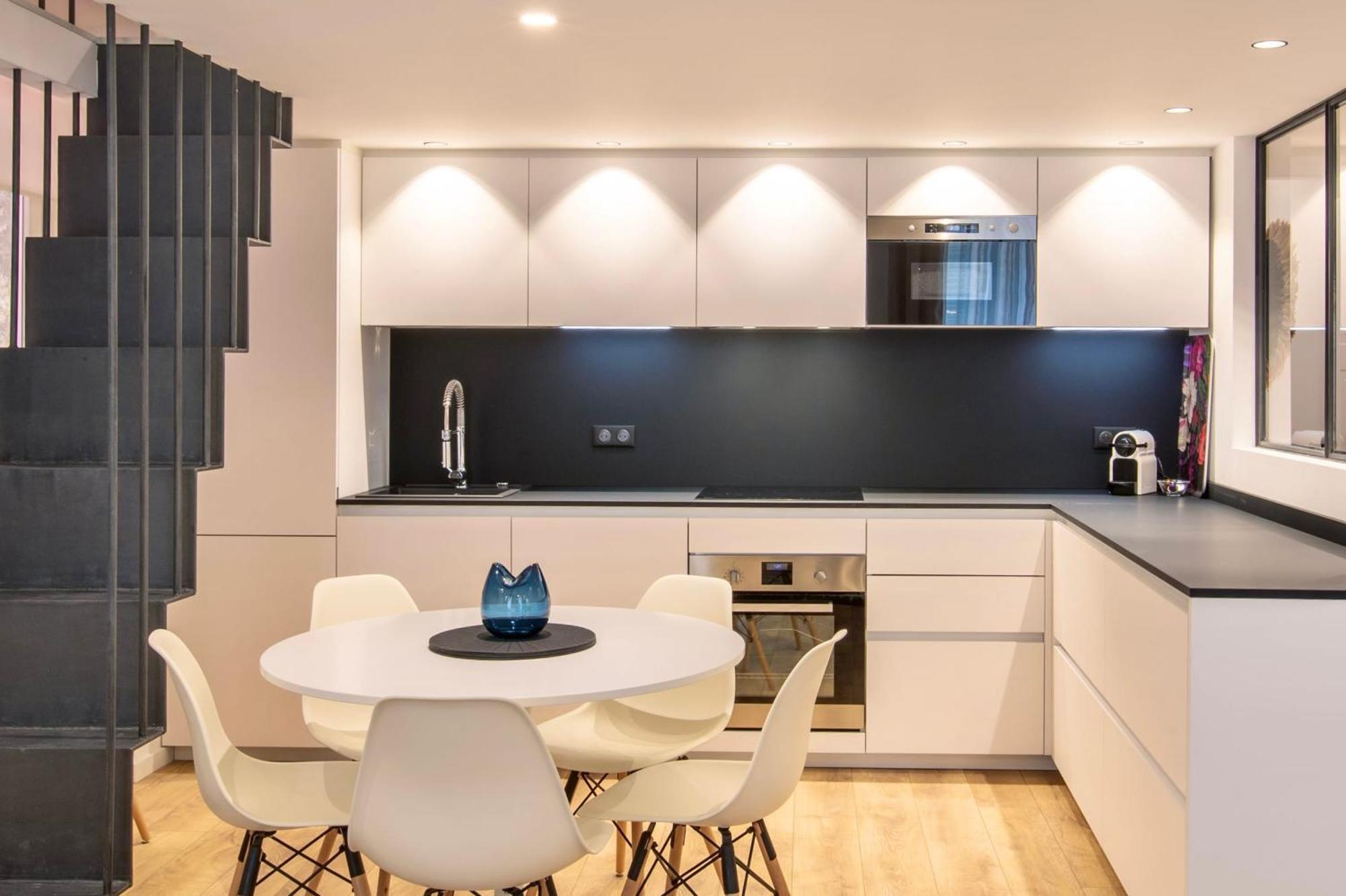 Cours Saleya Renovated 3 Bedrooms 1 Min To Air Conditioning