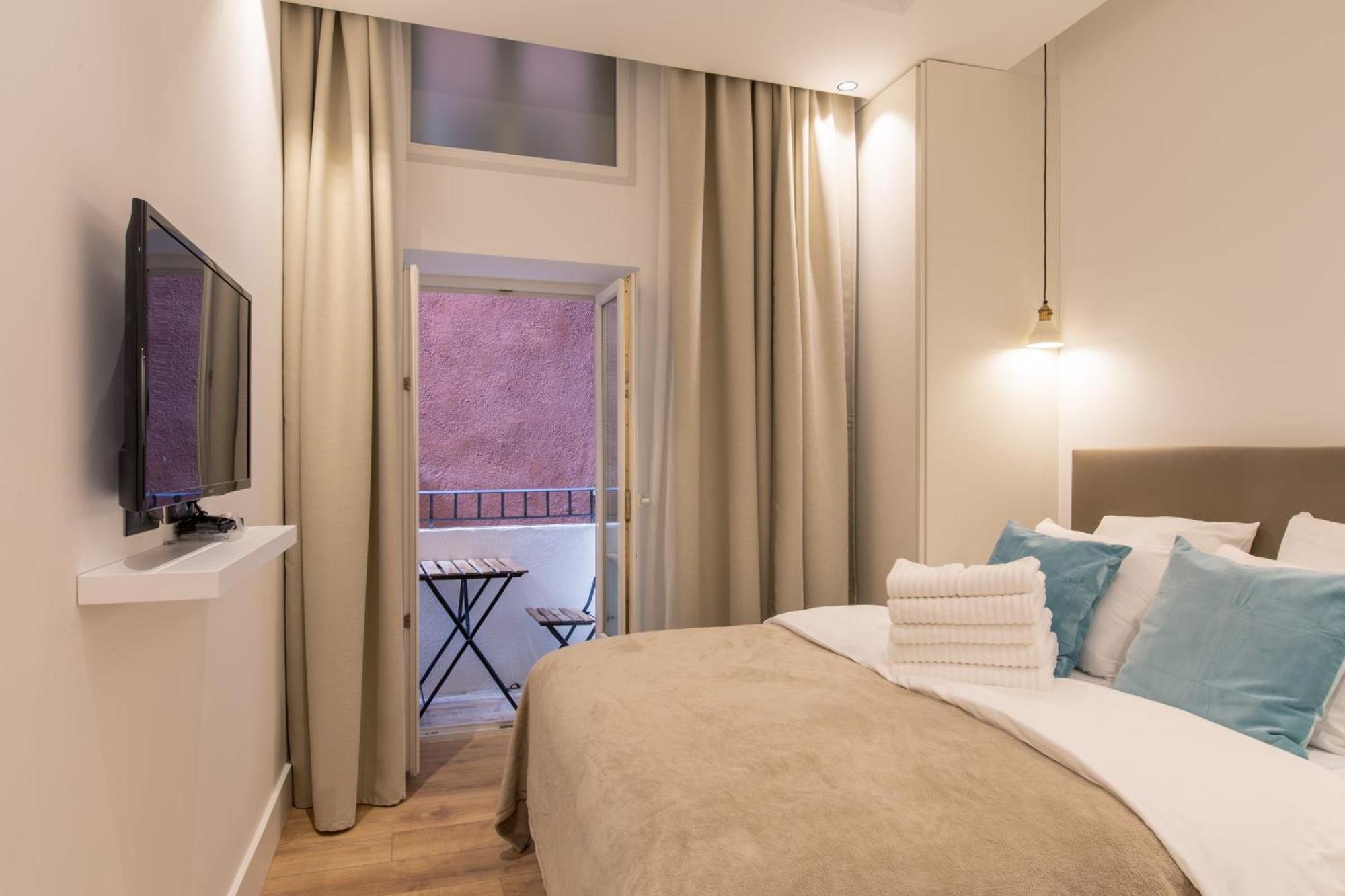 Cours Saleya Renovated 3 Bedrooms 1 Min To Air Conditioning Apartment Nice