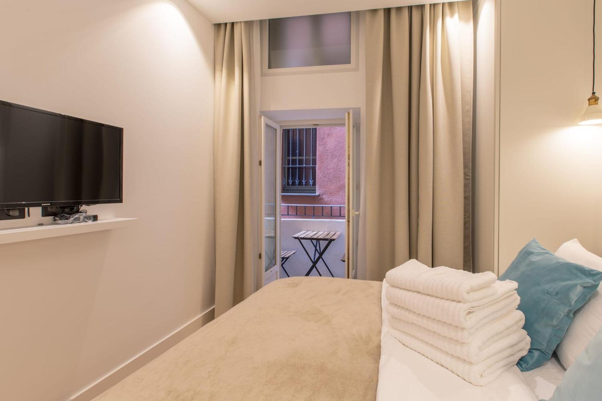 Apartment Cours Saleya Renovated 3 Bedrooms 1 Min To Air Conditioning *