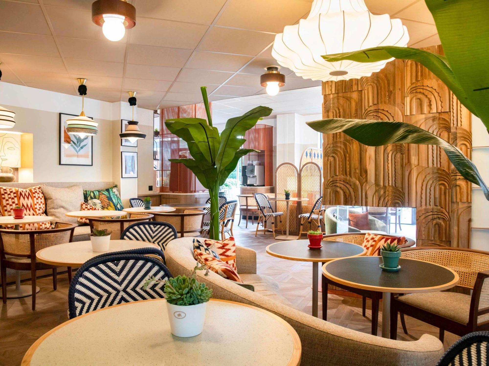 Novotel Airport Hotel 4*